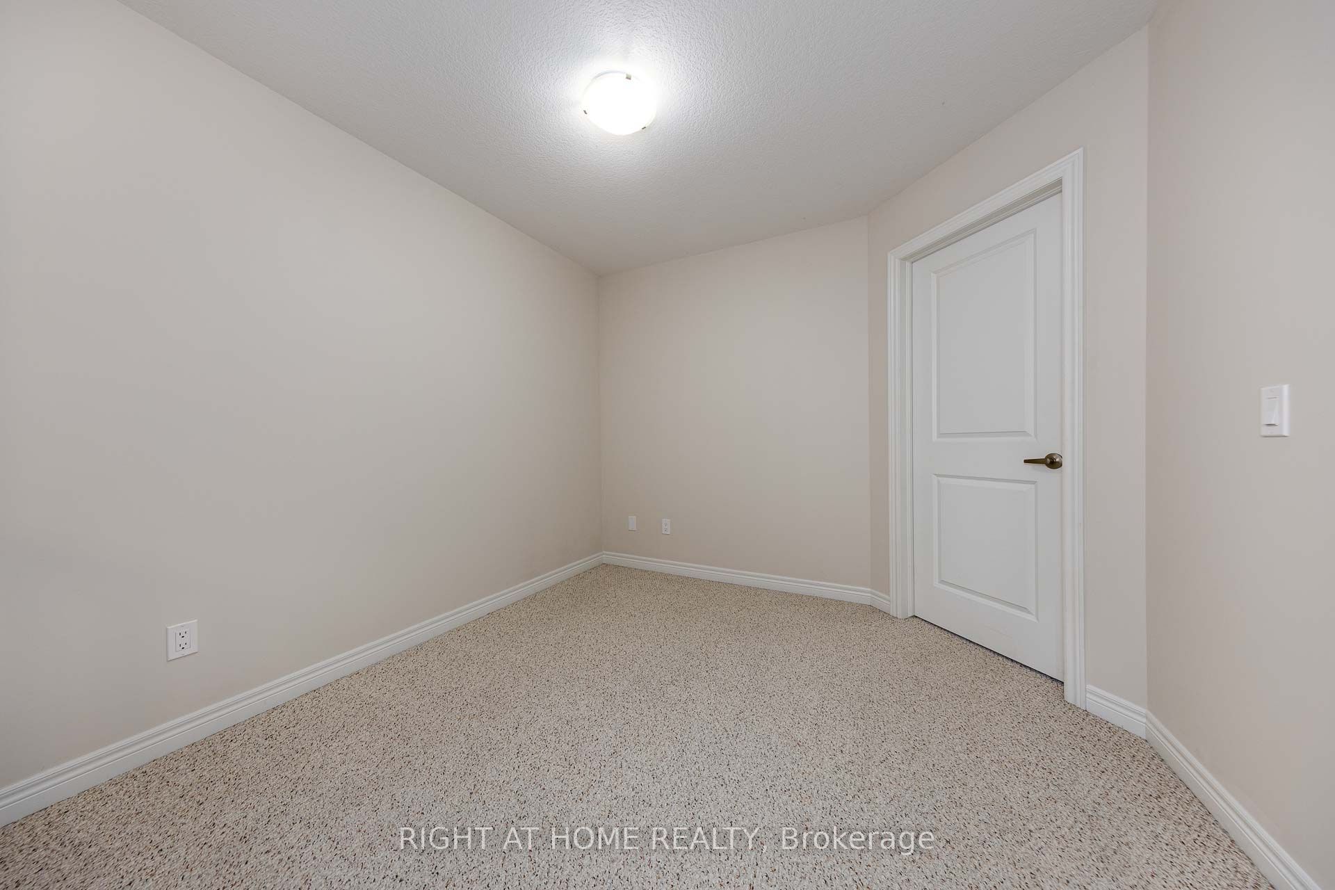71 Southshore Crescent Property Photo 21