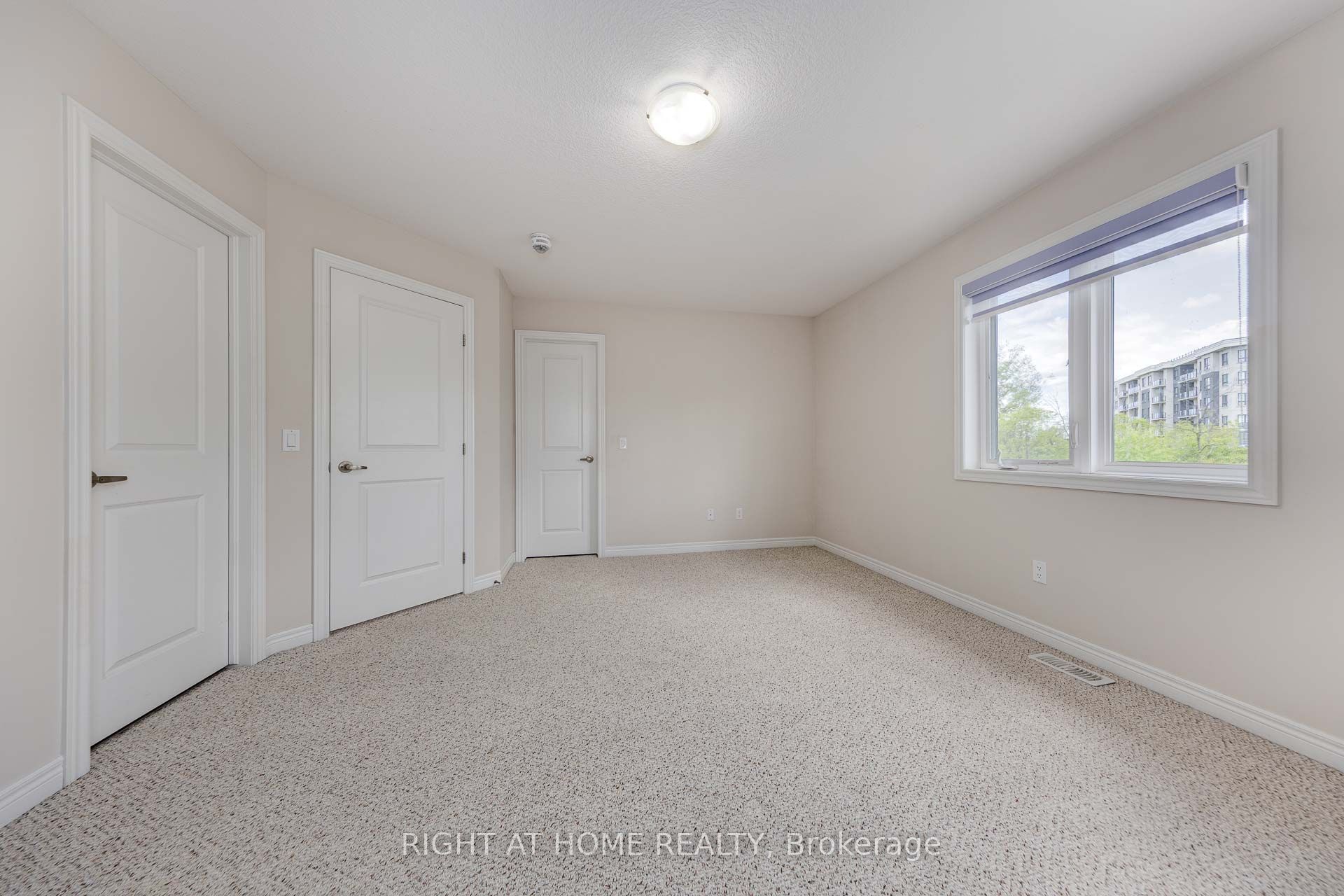 71 Southshore Crescent Property Photo 22