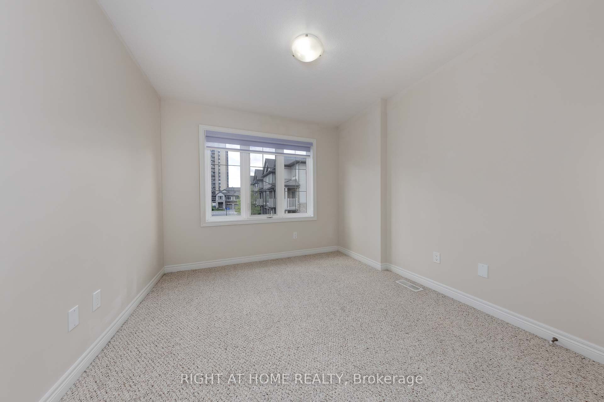 71 Southshore Crescent Property Photo 28