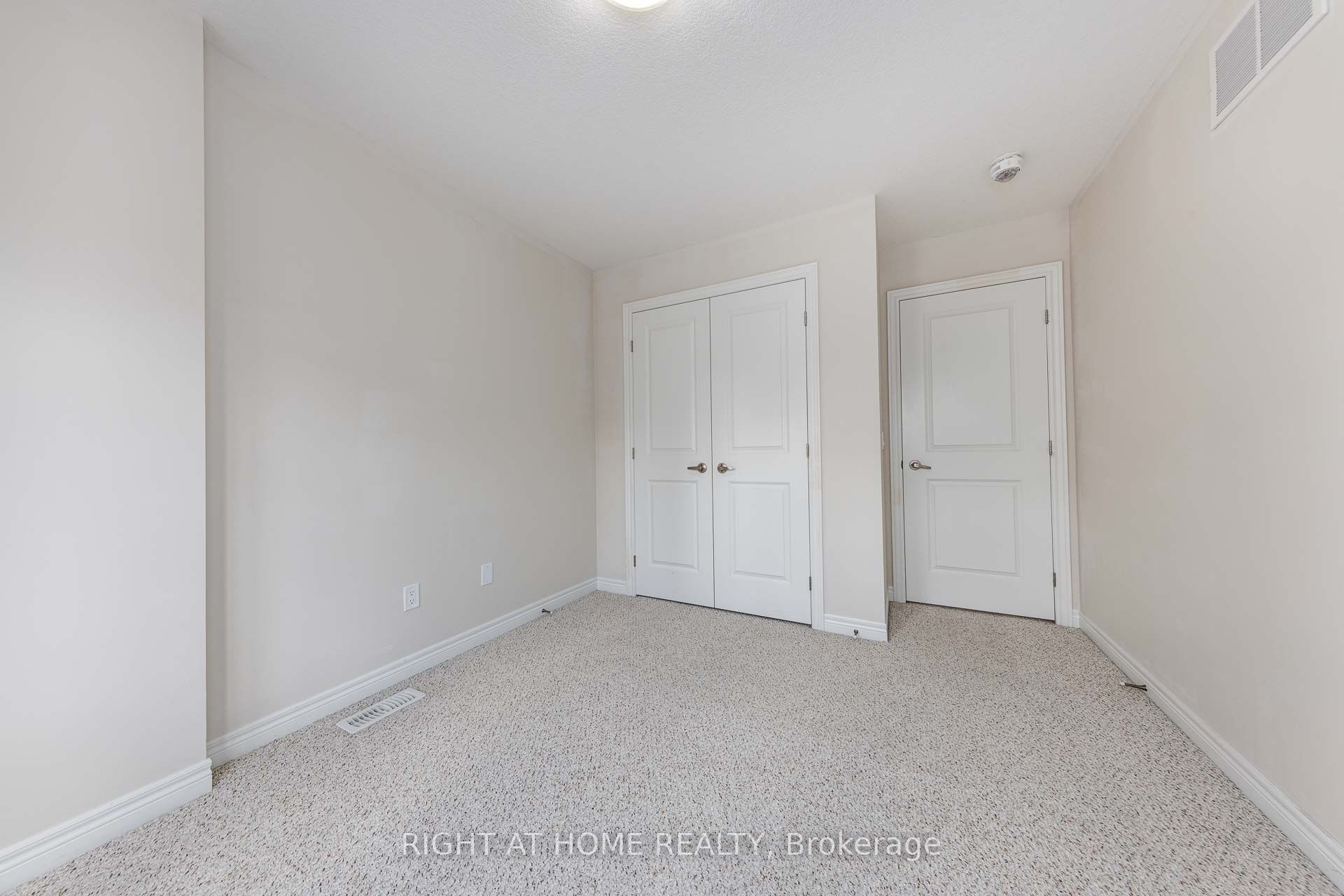 71 Southshore Crescent Property Photo 29