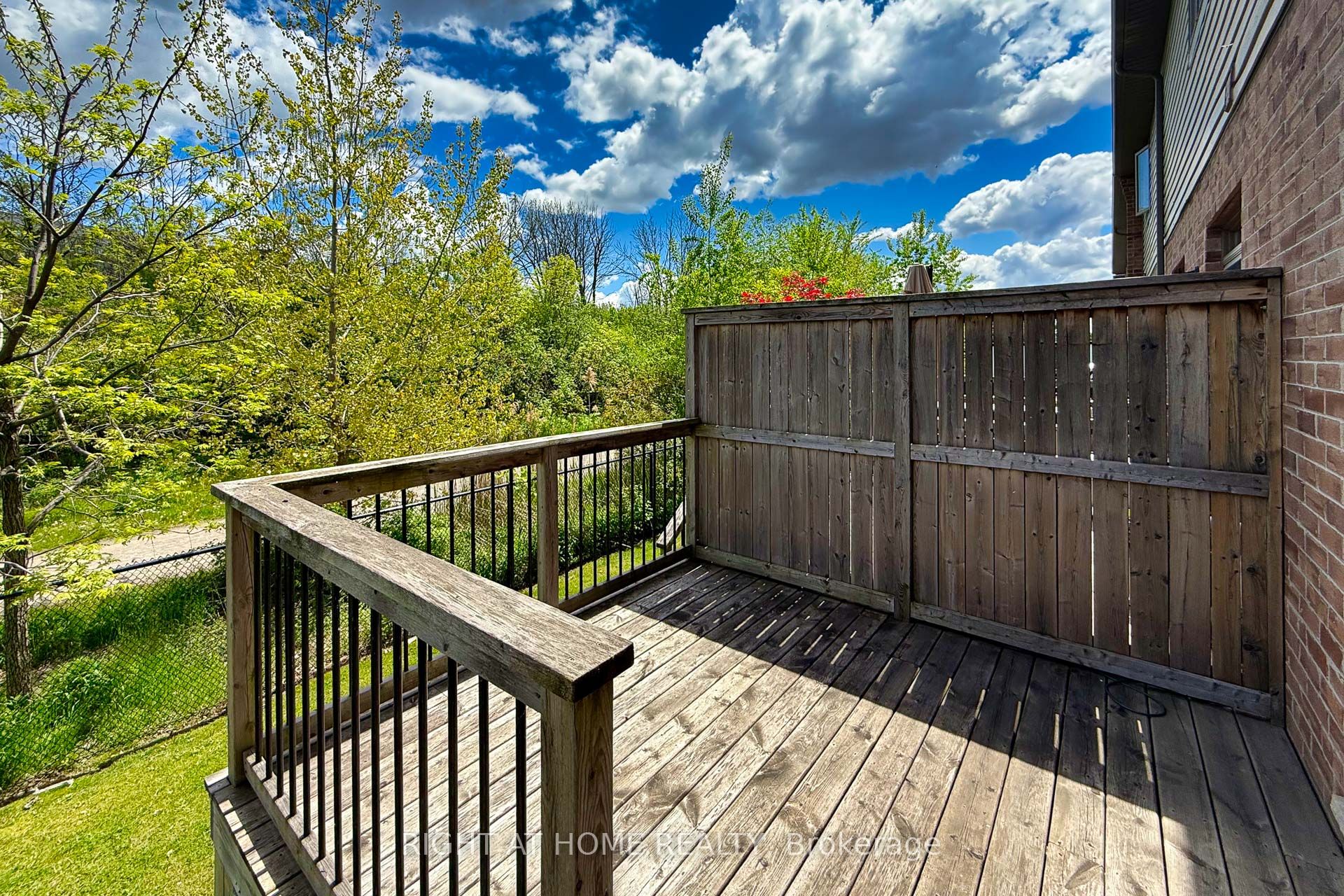 71 Southshore Crescent Property Photo 37