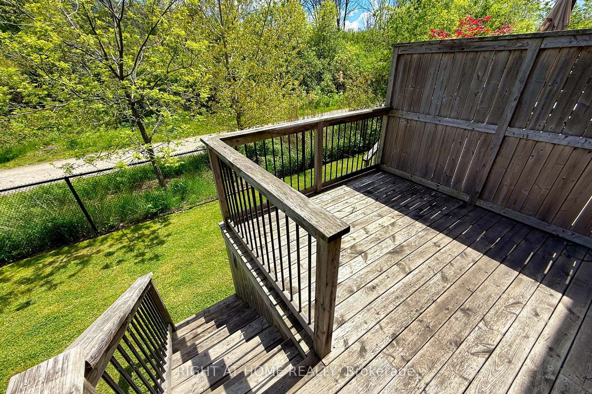 71 Southshore Crescent Property Photo 38
