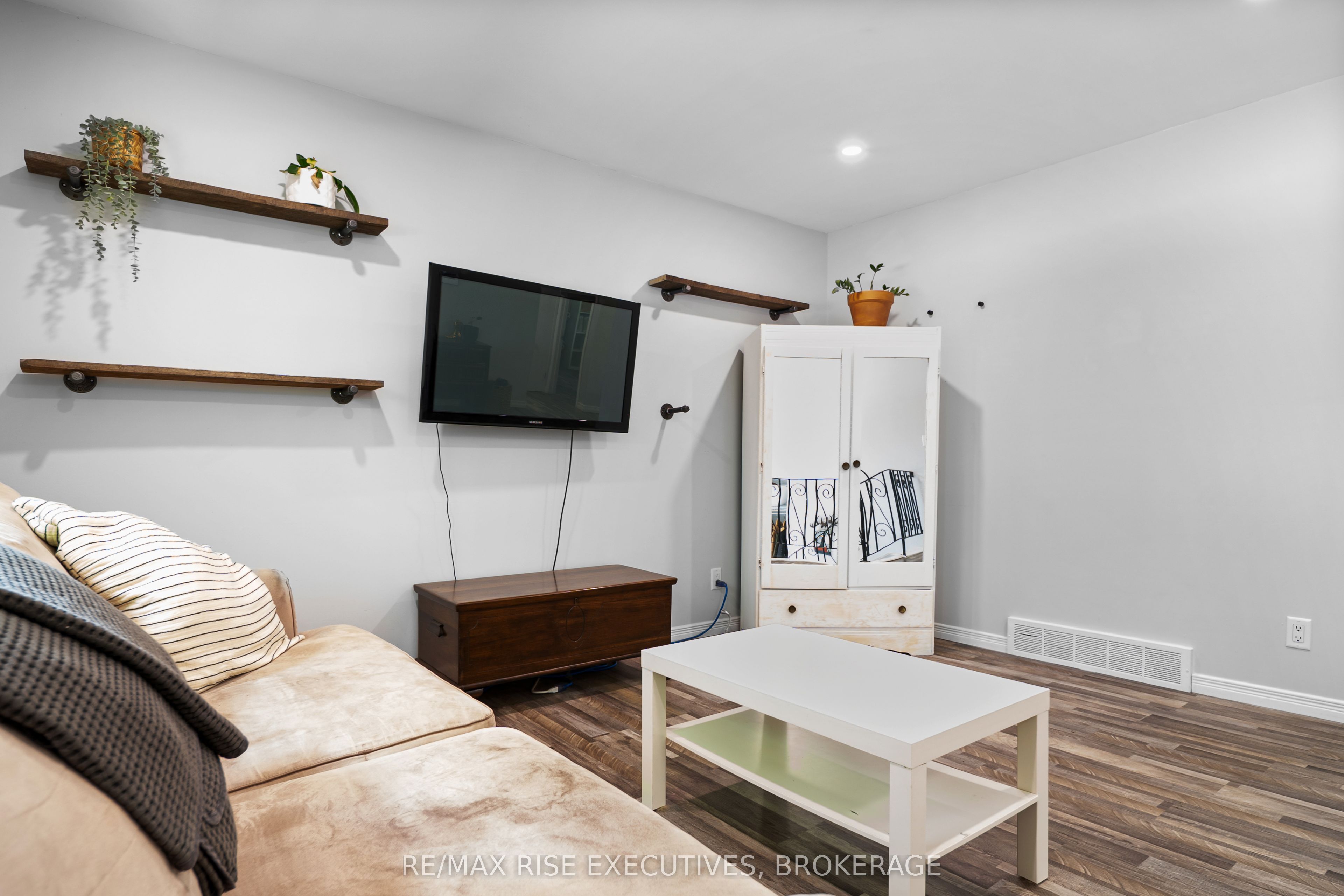 3326 Van Order Road Property Photo 9