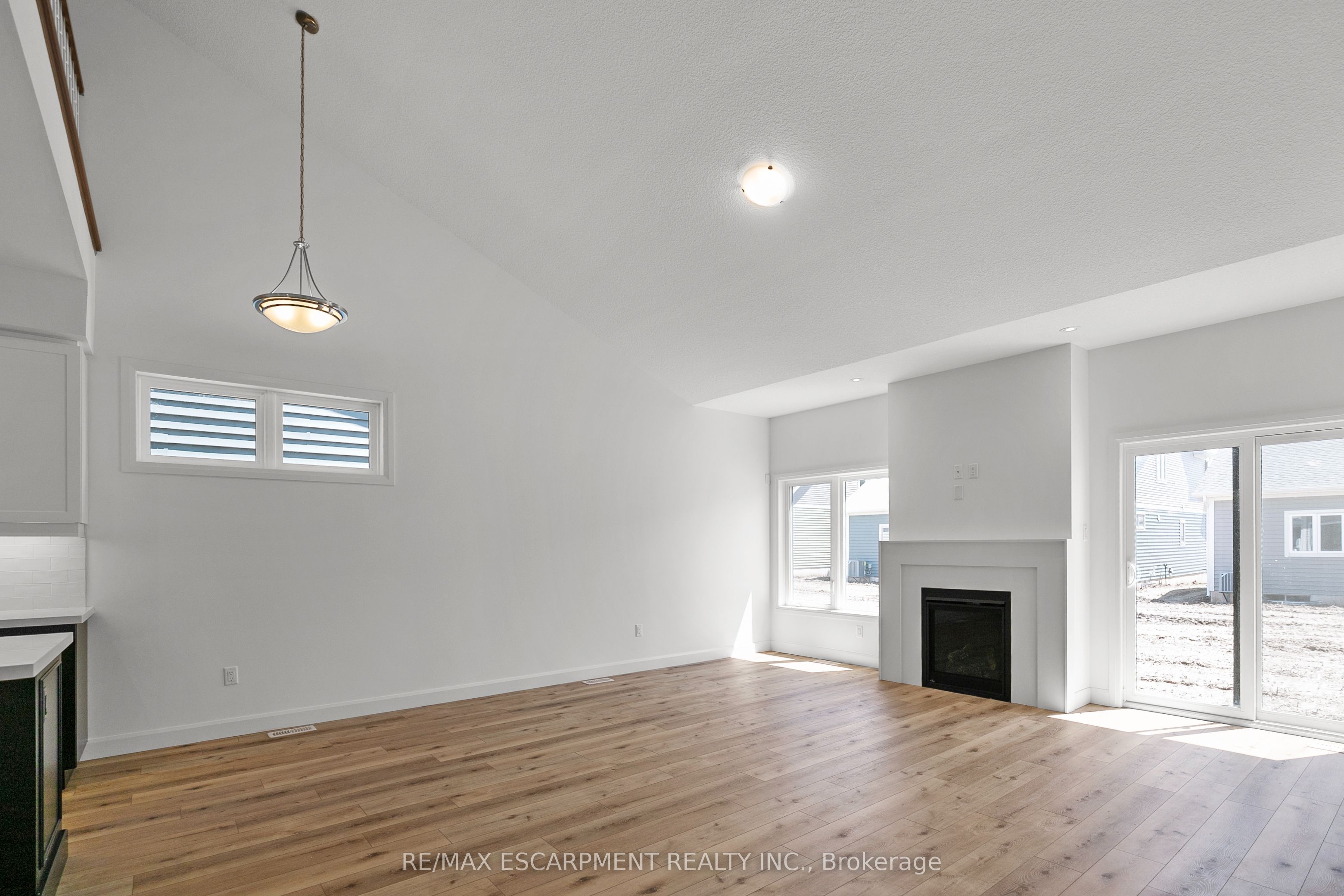 26 Beachwalk Crescent Property Photo 17