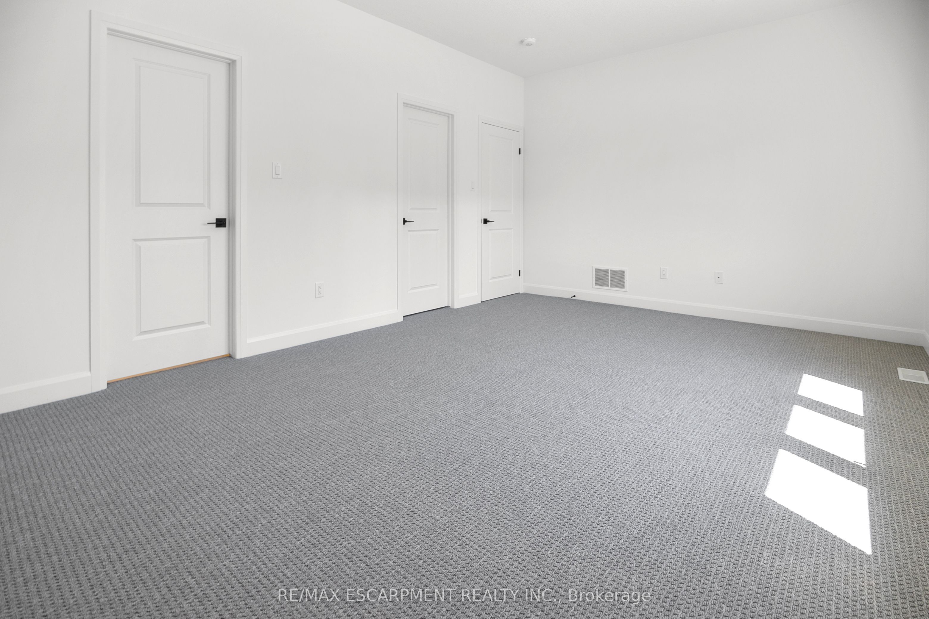 26 Beachwalk Crescent Property Photo 24