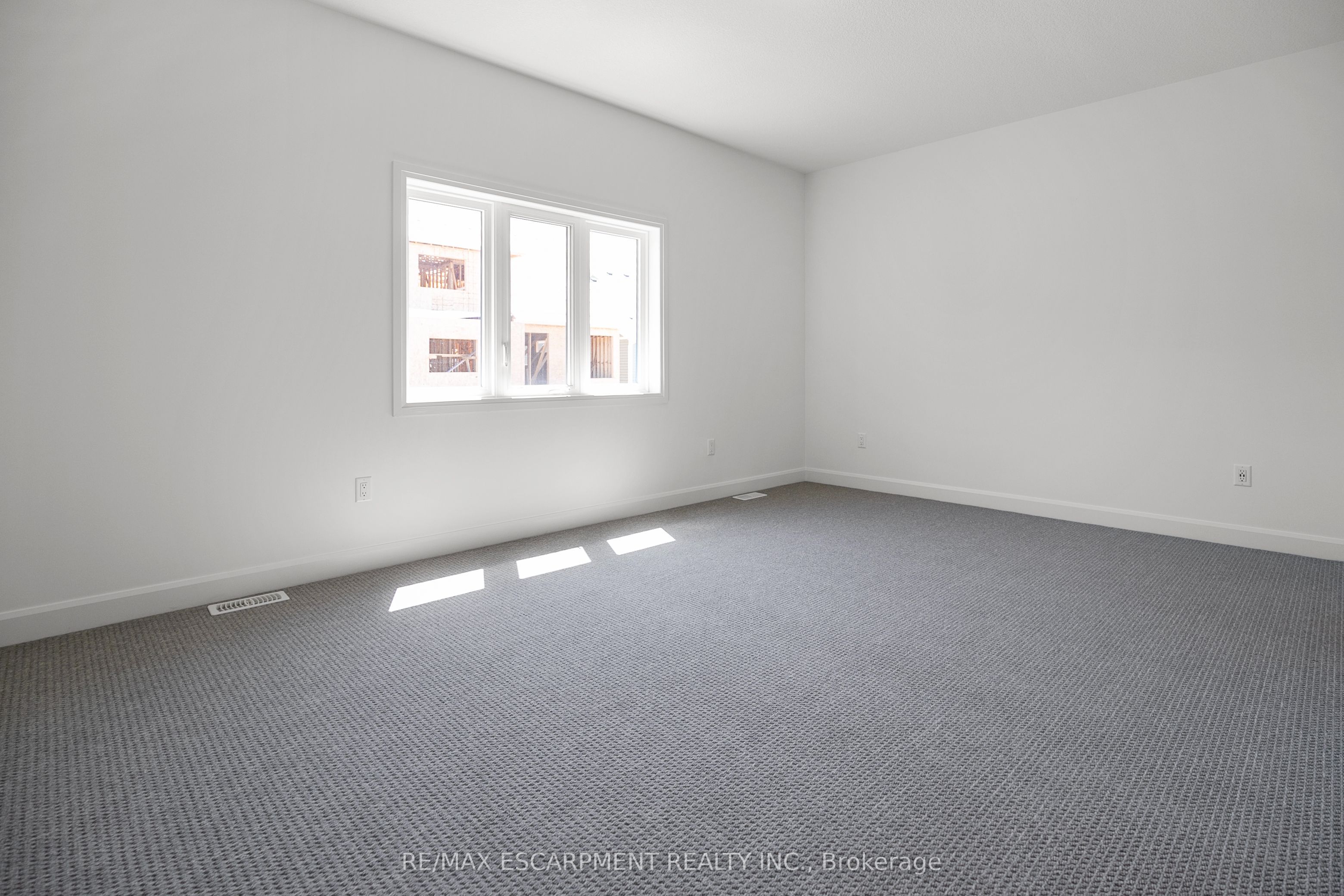 26 Beachwalk Crescent Property Photo 25