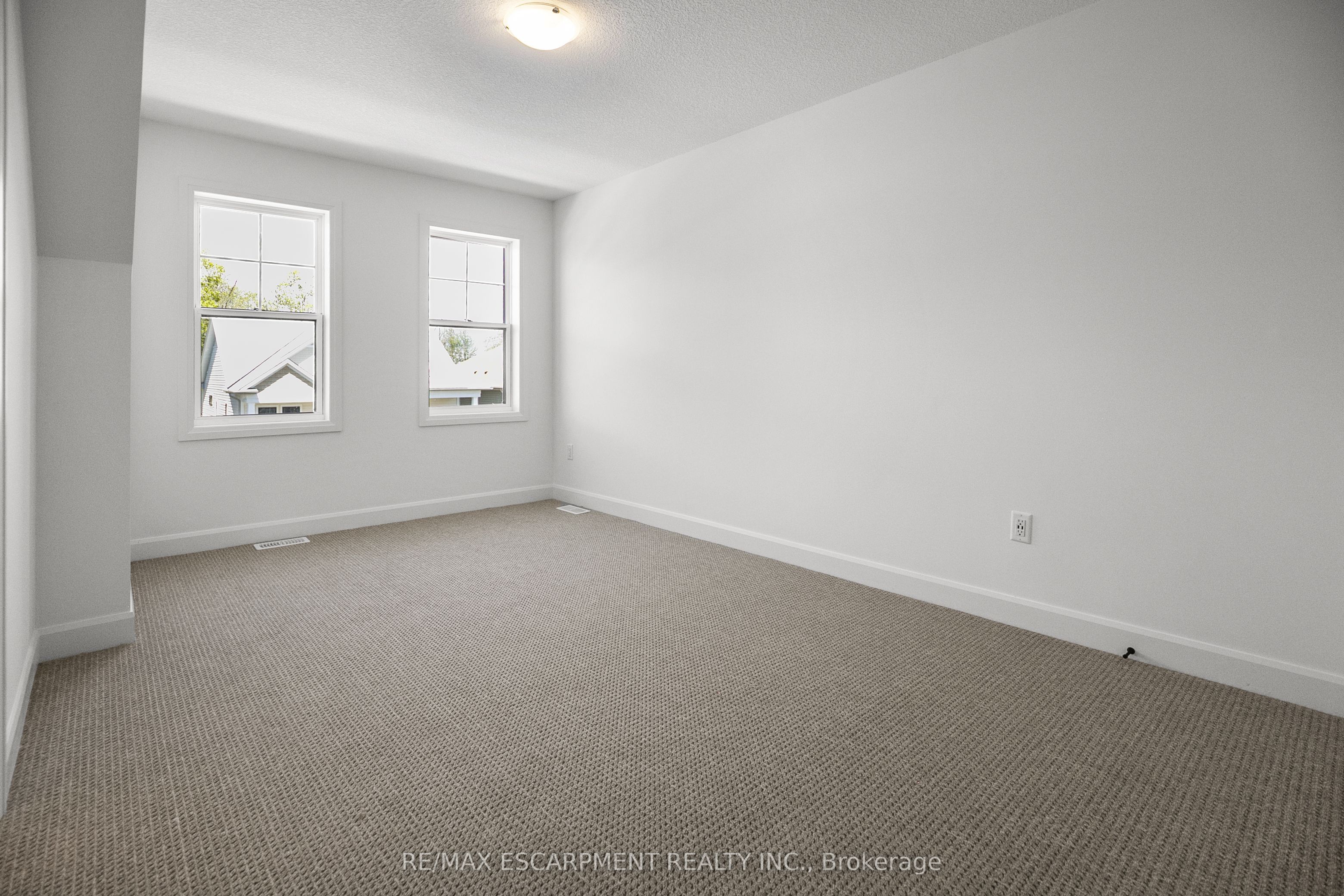 26 Beachwalk Crescent Property Photo 33