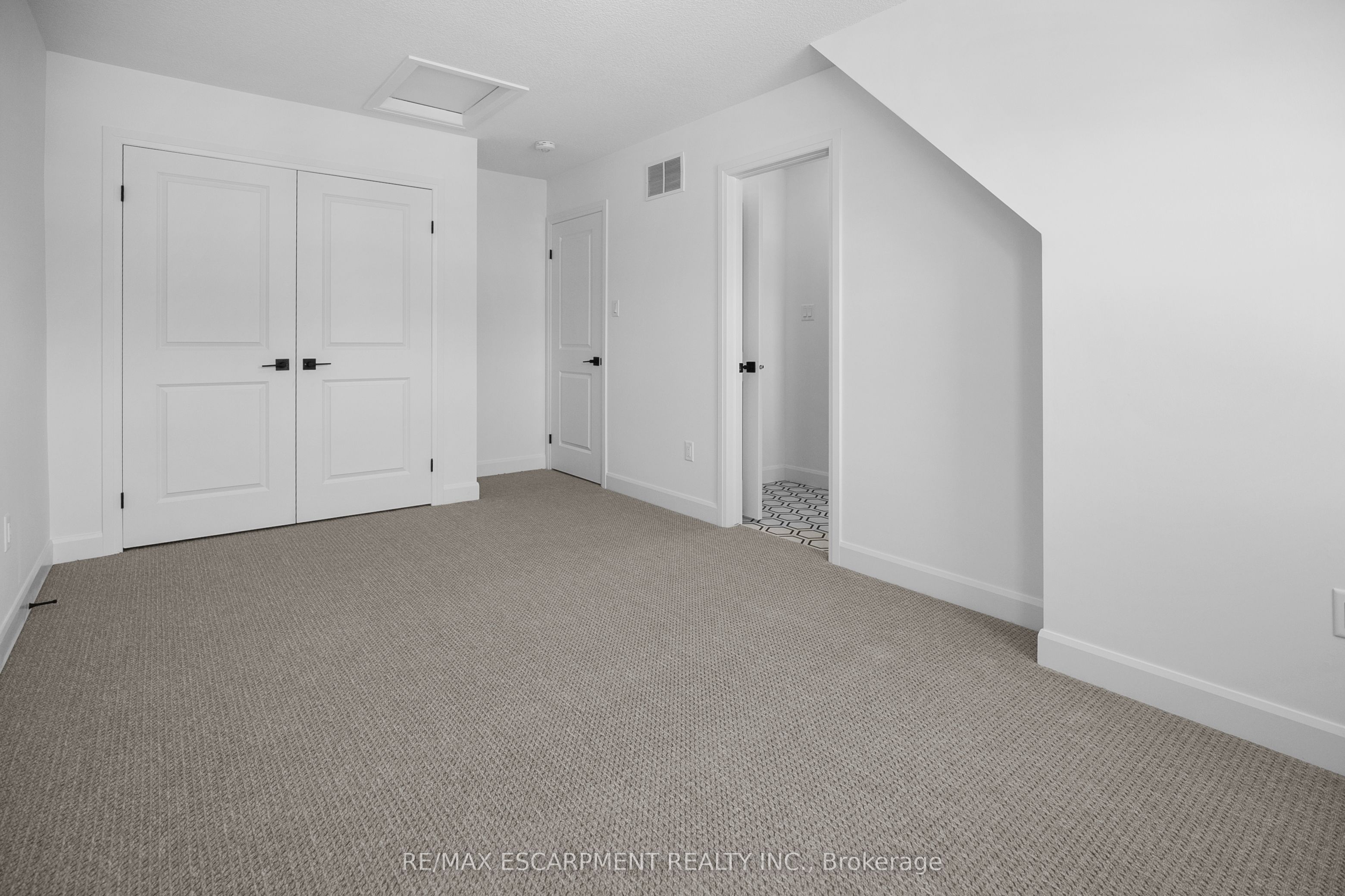 26 Beachwalk Crescent Property Photo 34