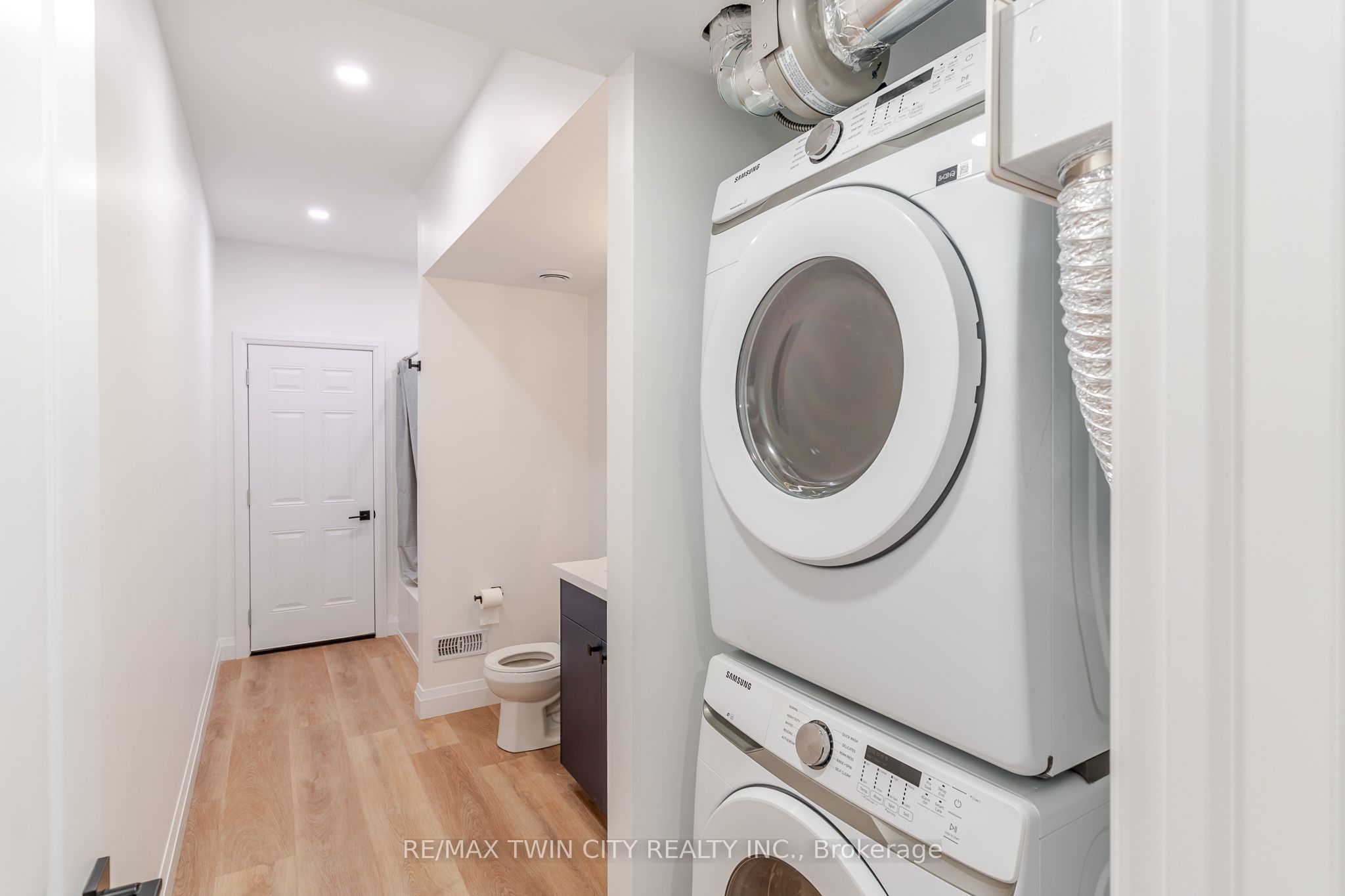 825 Stirling Avenue S 4 Property Photo 11