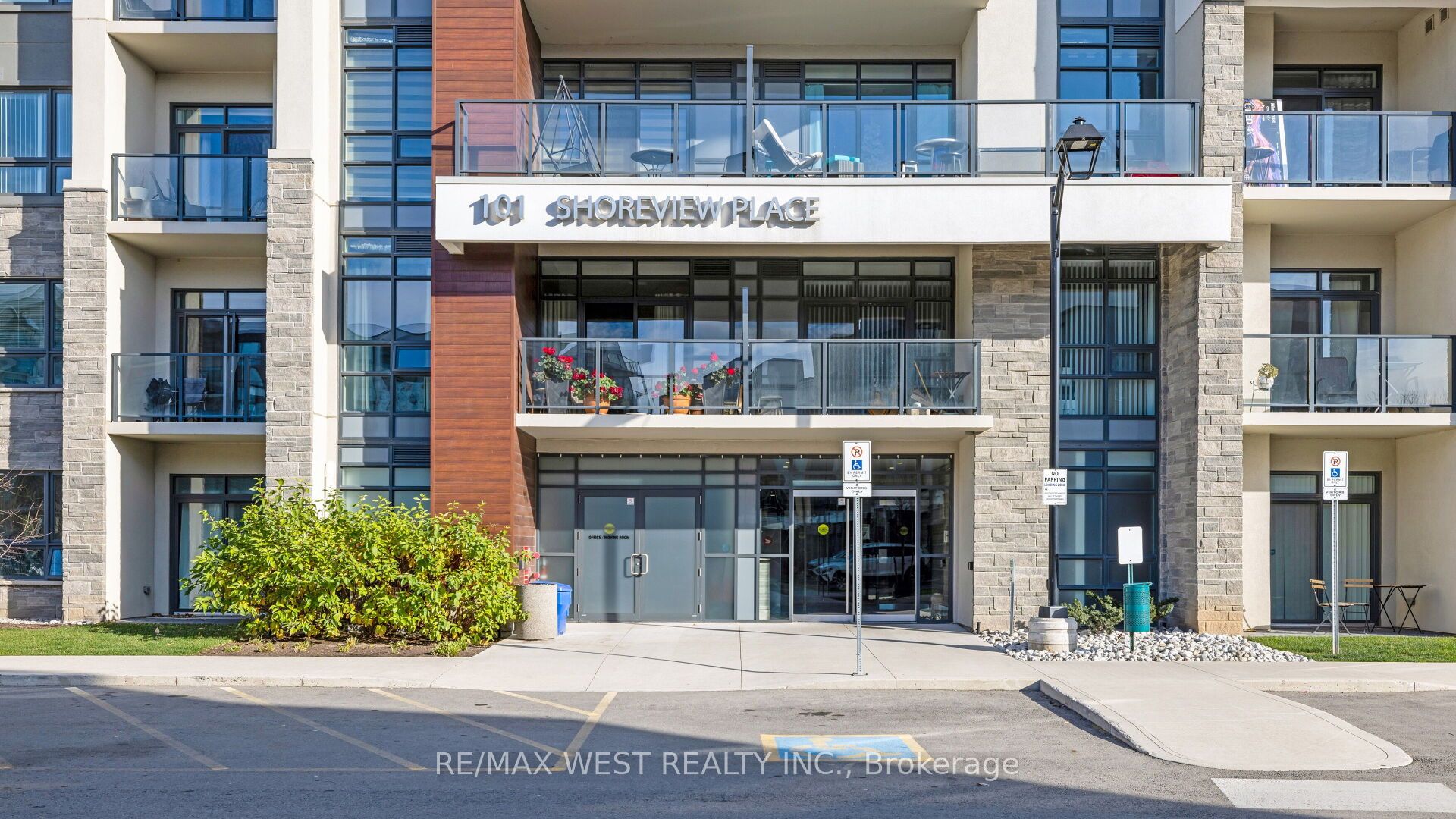 101 Shoreview Place 131 Property Photo 10