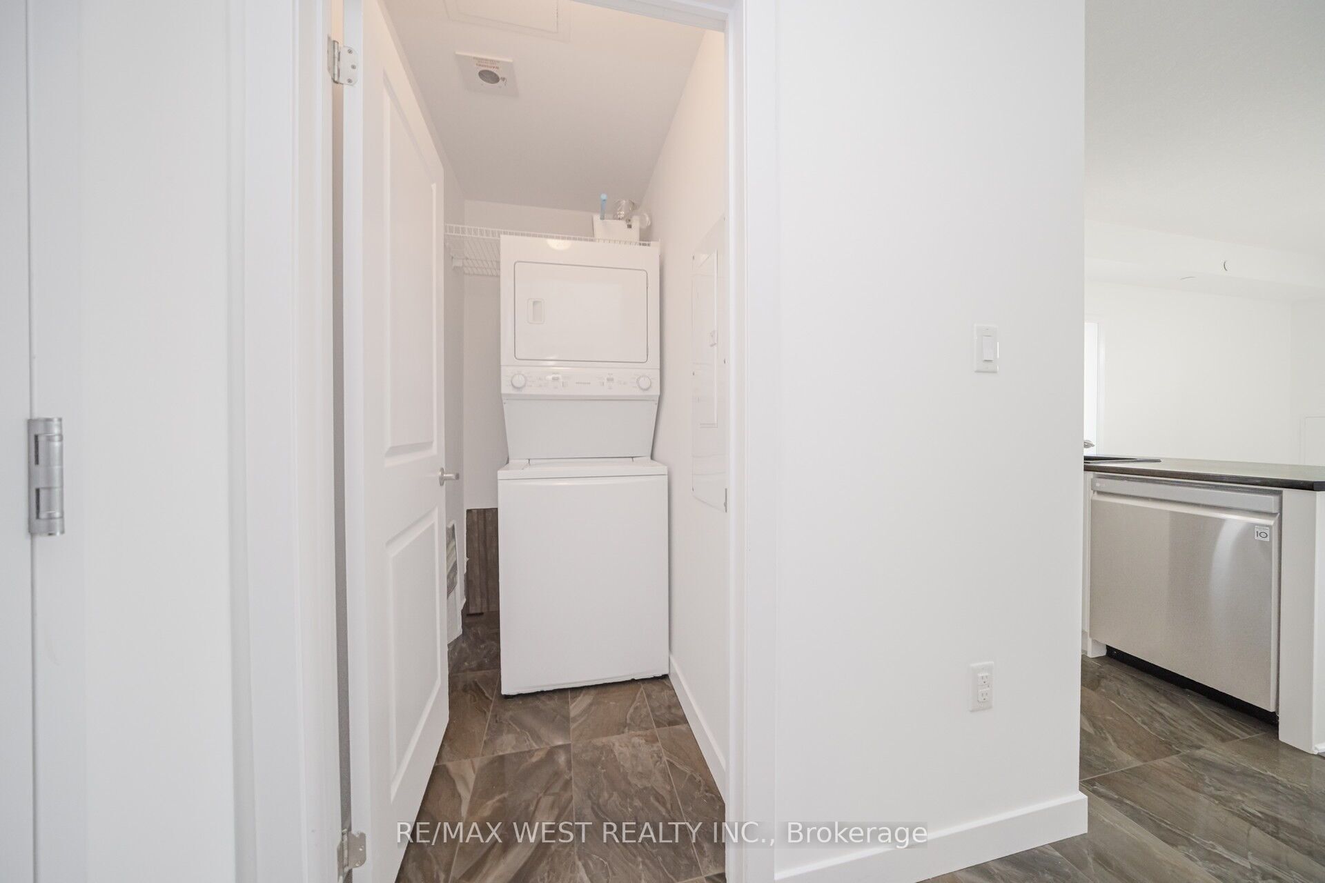 101 Shoreview Place 131 Property Photo 15