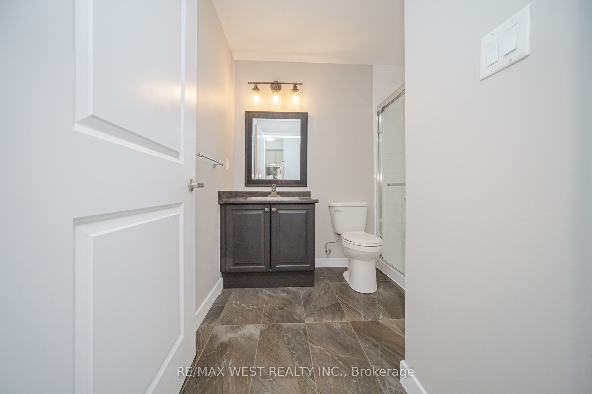 101 Shoreview Place 131 Property Photo 17