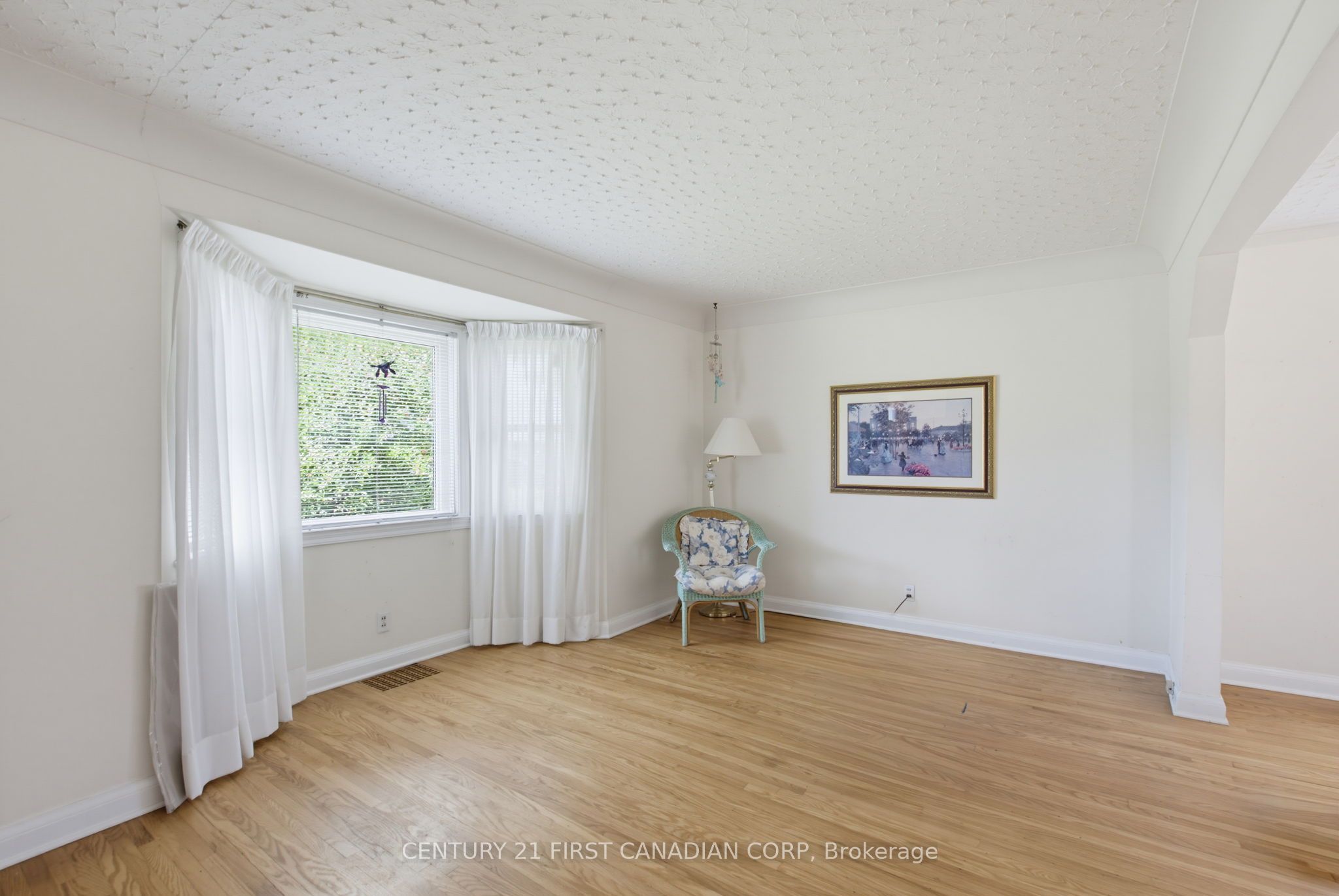 444 Forest Lawn Avenue Property Photo 4