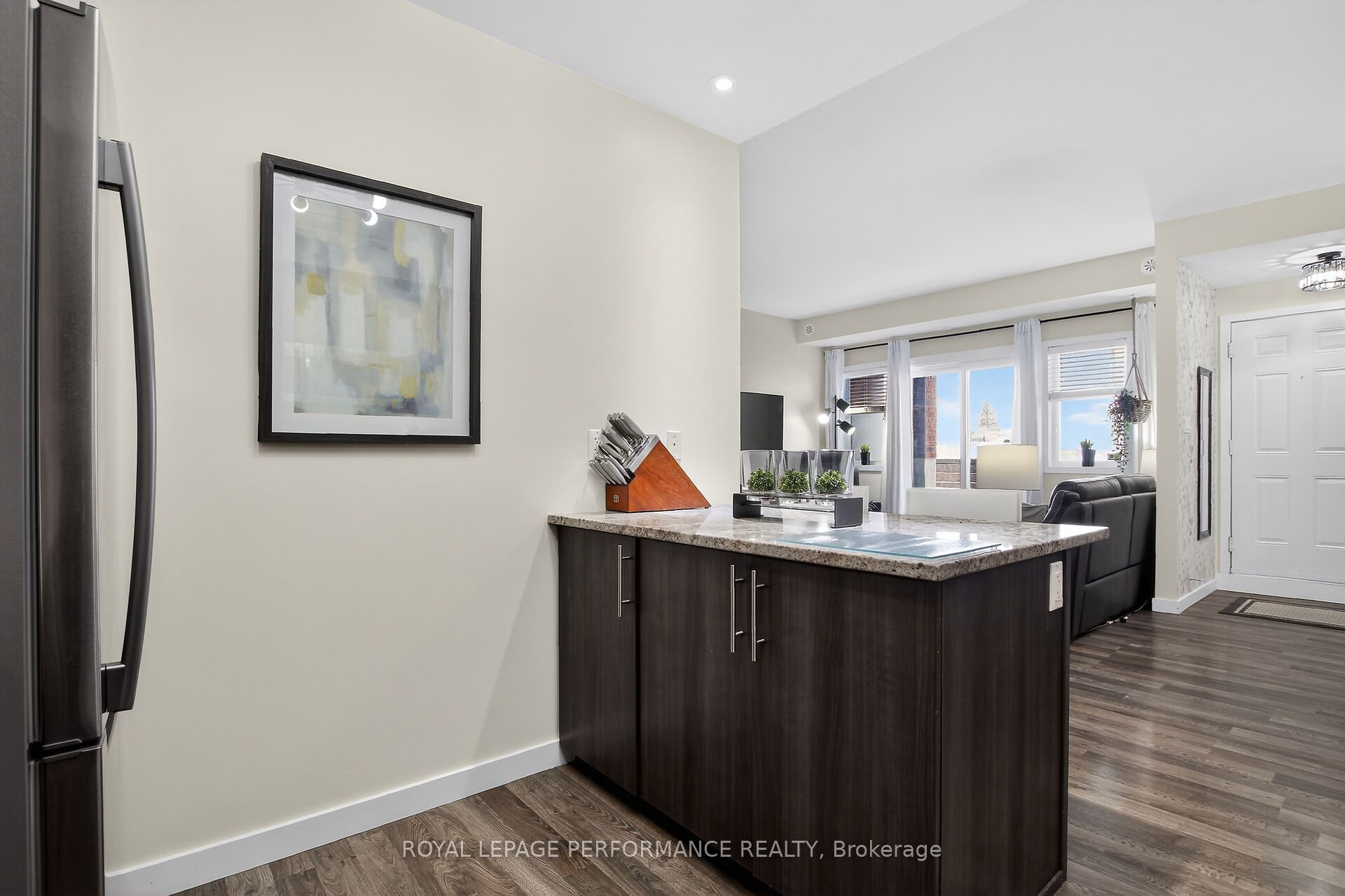 135 Harthill Way B Property Photo 15
