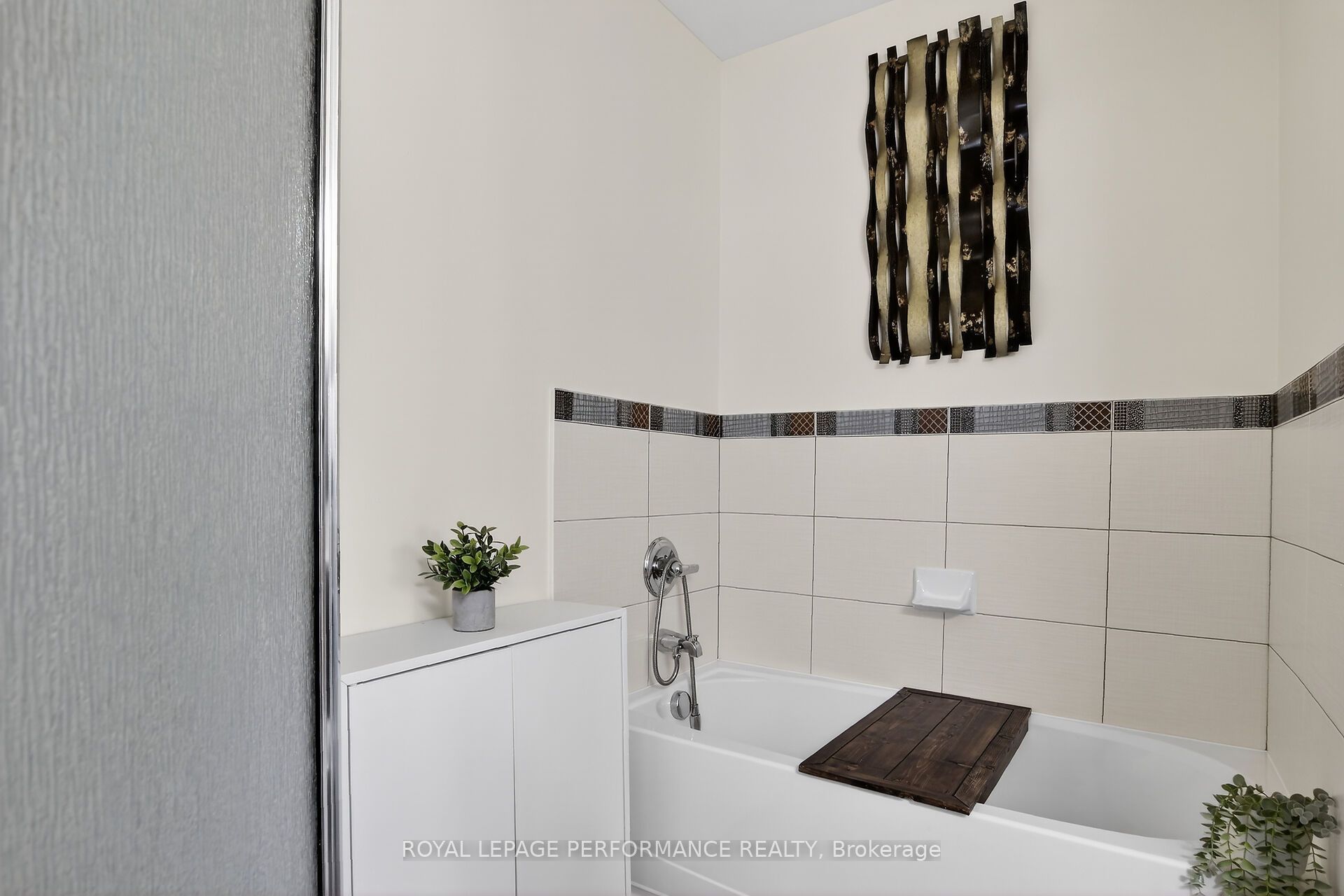 135 Harthill Way B Property Photo 27
