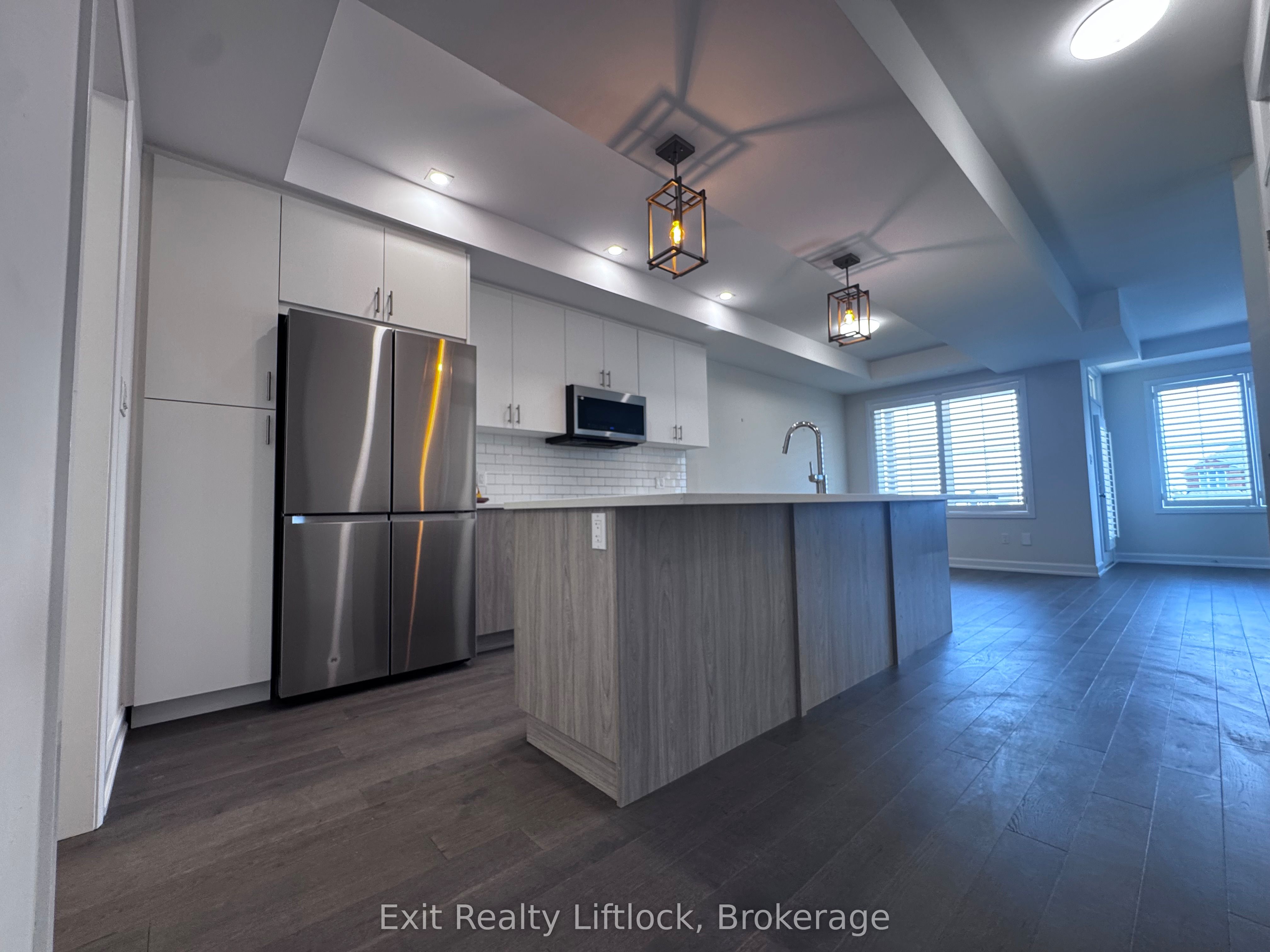 949 Bamford Terrace Property Photo 7