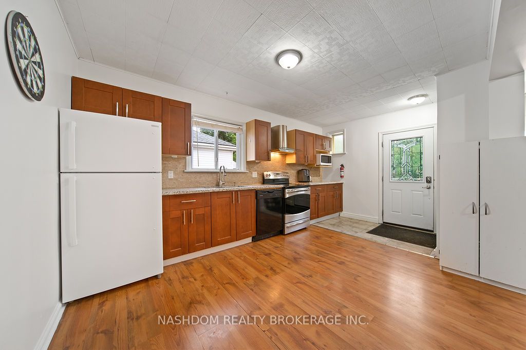 82 Whitney Avenue Property Photo 4