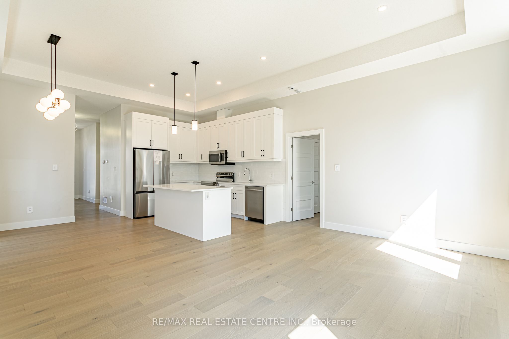 7966 Fallon Drive 18 Property Photo 8