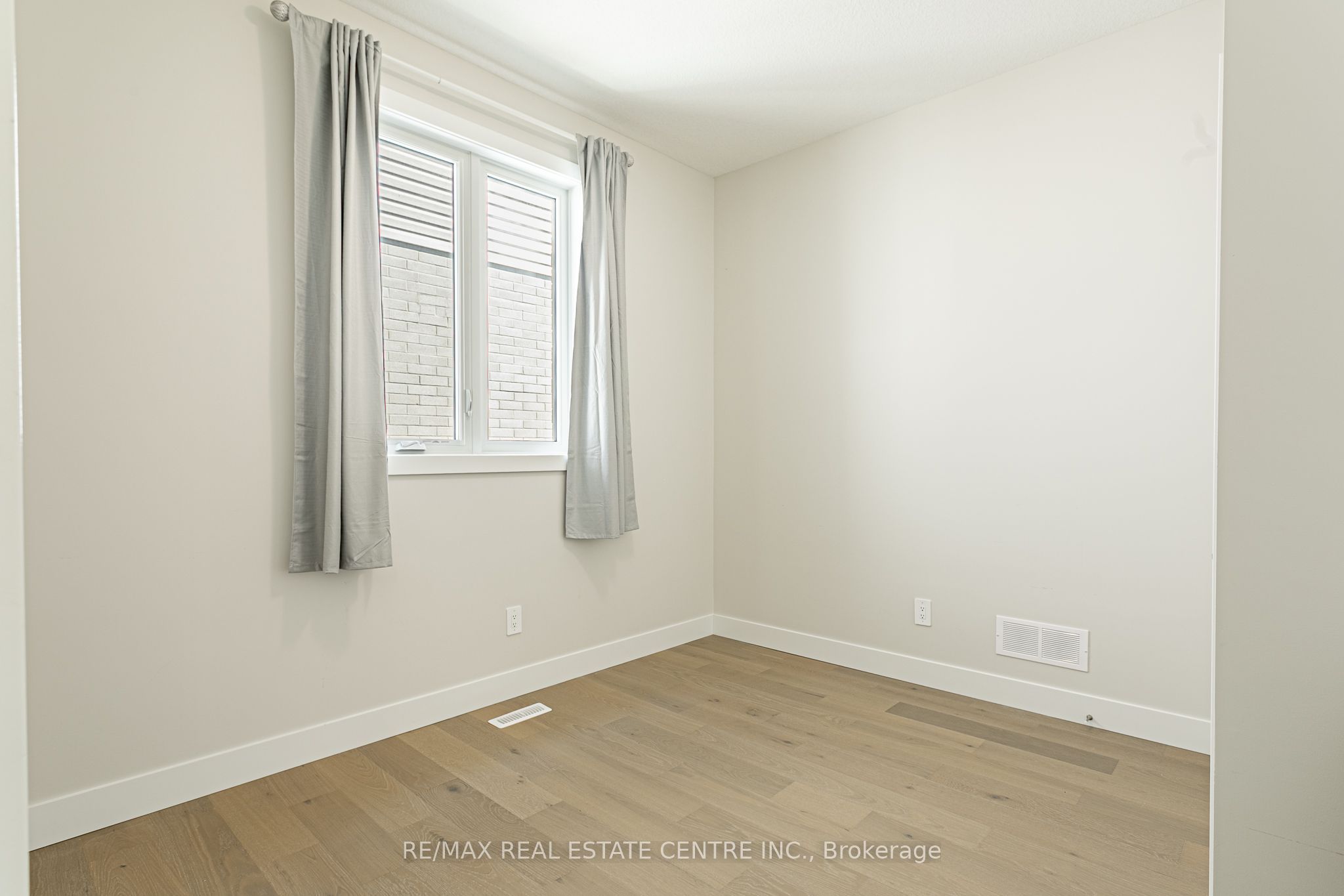 7966 Fallon Drive 18 Property Photo 15