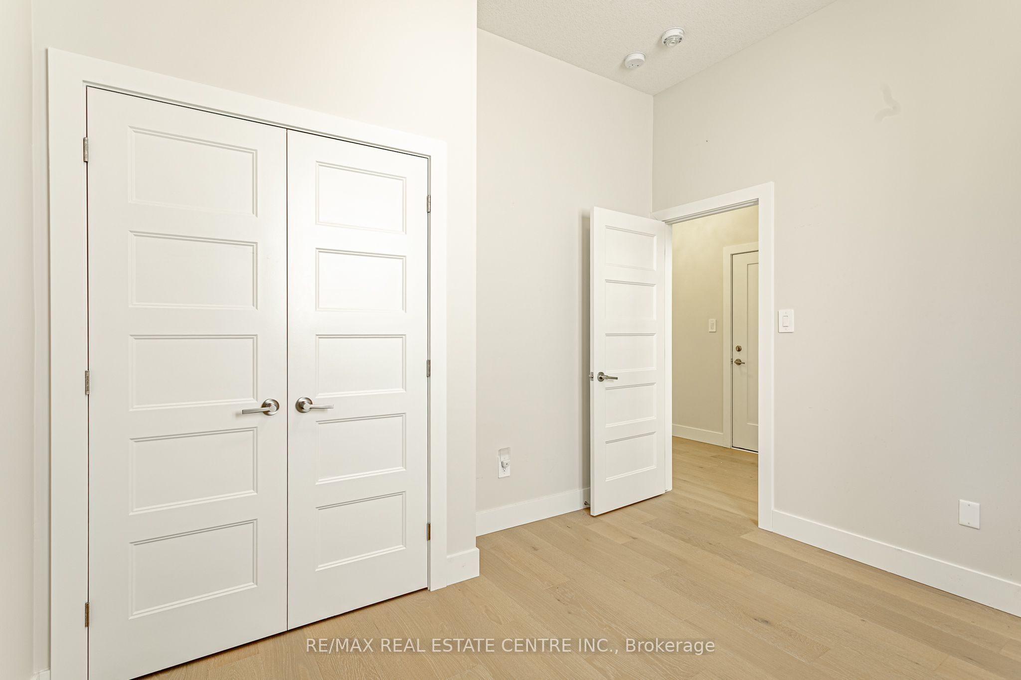 7966 Fallon Drive 18 Property Photo 16