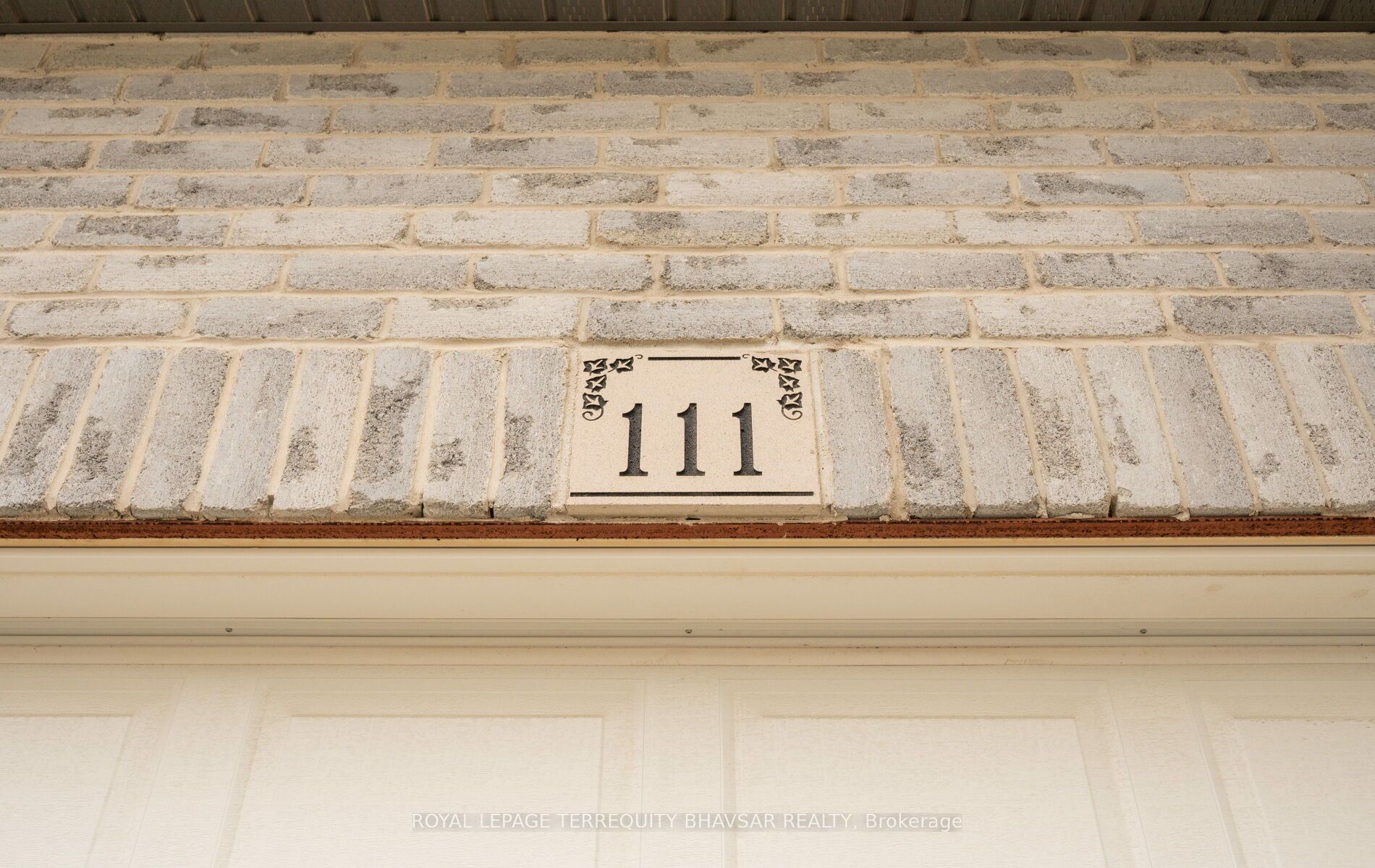 111 Parkvale Drive Property Photo 5