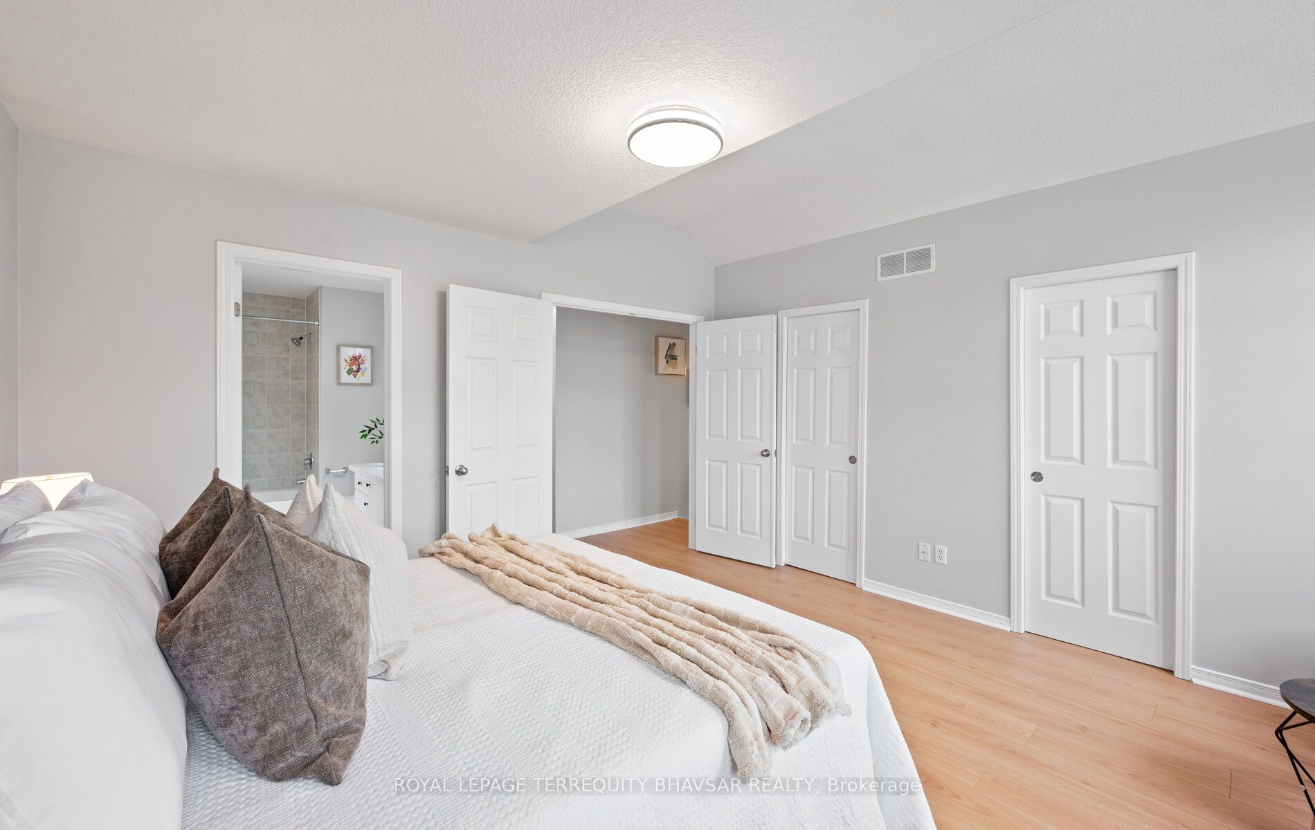 111 Parkvale Drive Property Photo 28