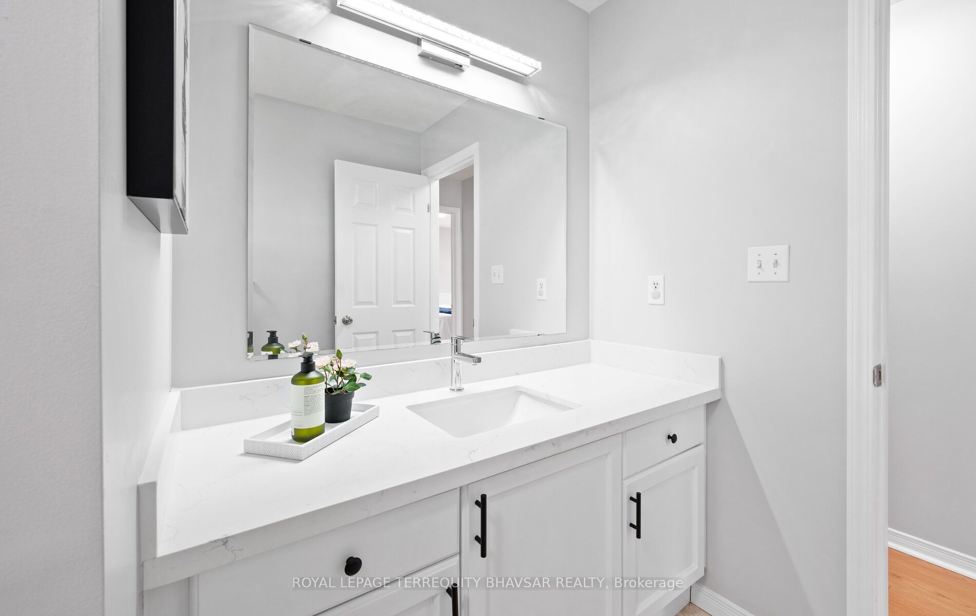 111 Parkvale Drive Property Photo 38