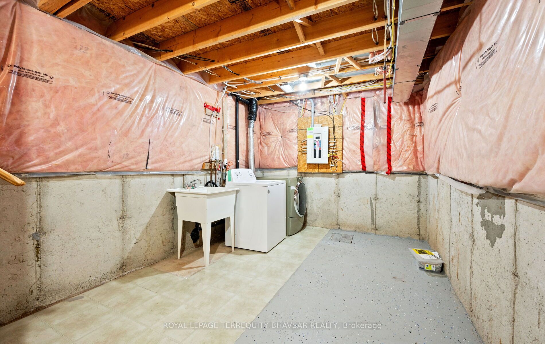 111 Parkvale Drive Property Photo 41
