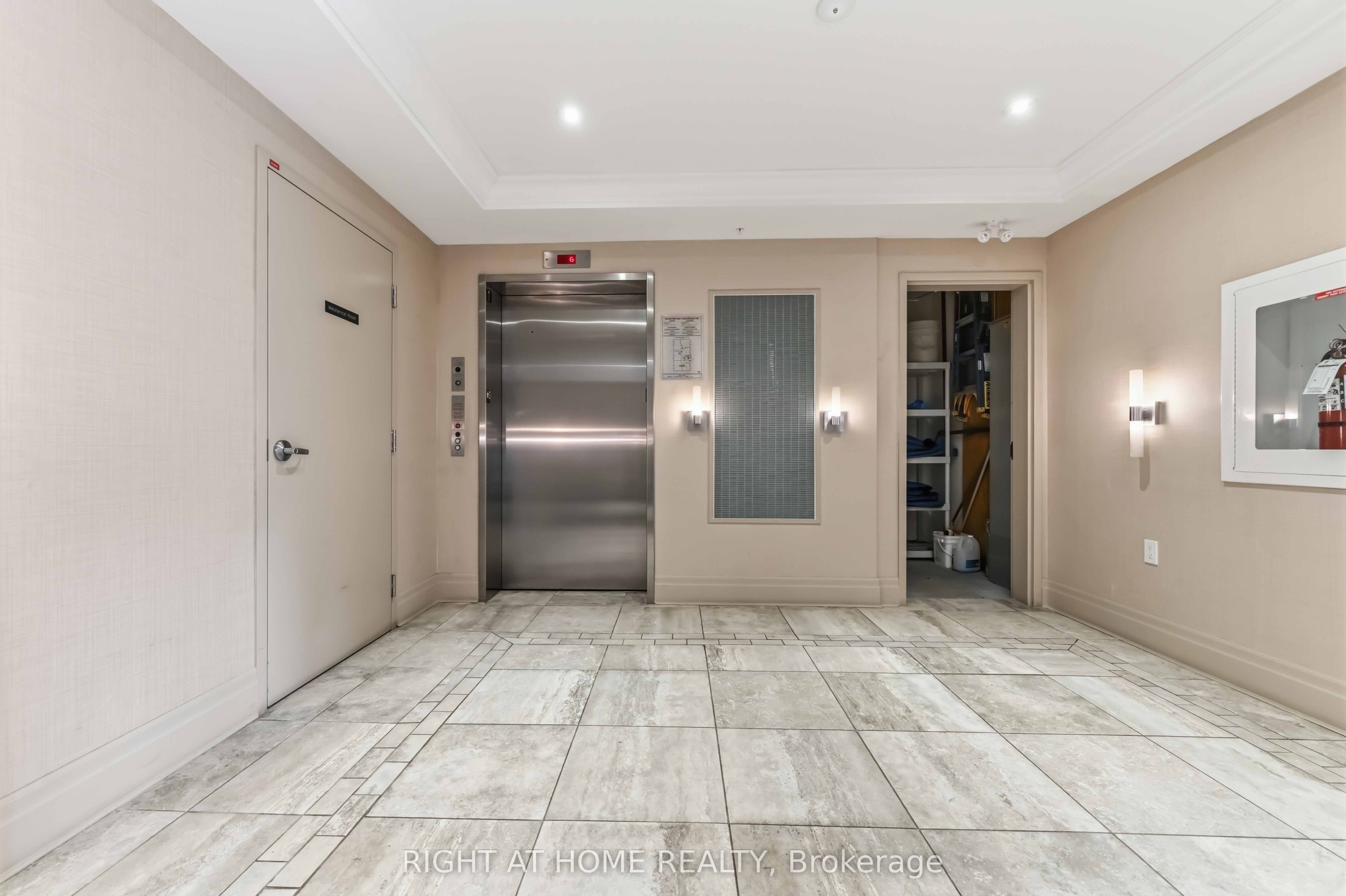 200 Winterfell Private 405 Property Photo 4