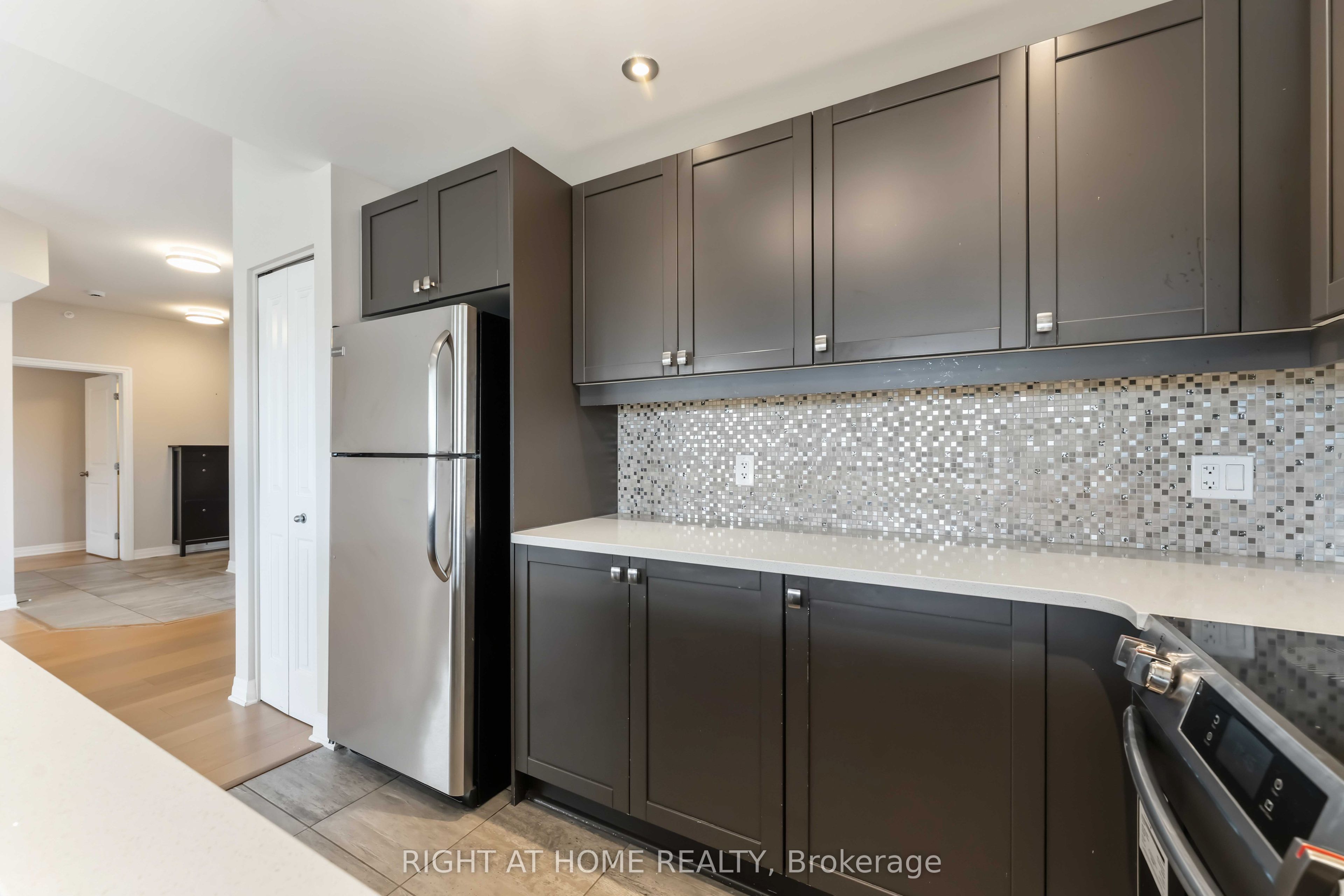 200 Winterfell Private 405 Property Photo 14