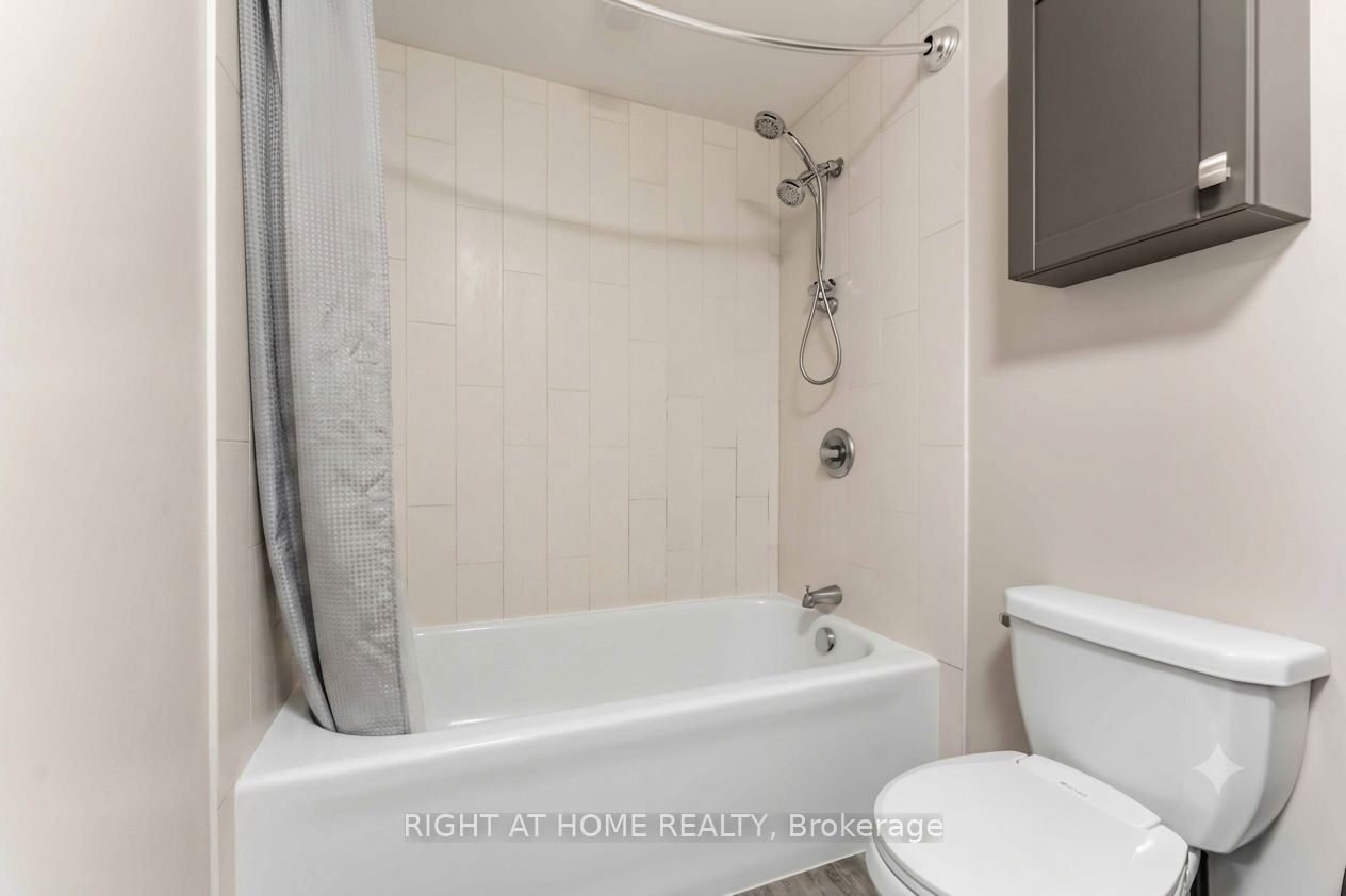 200 Winterfell Private 405 Property Photo 17