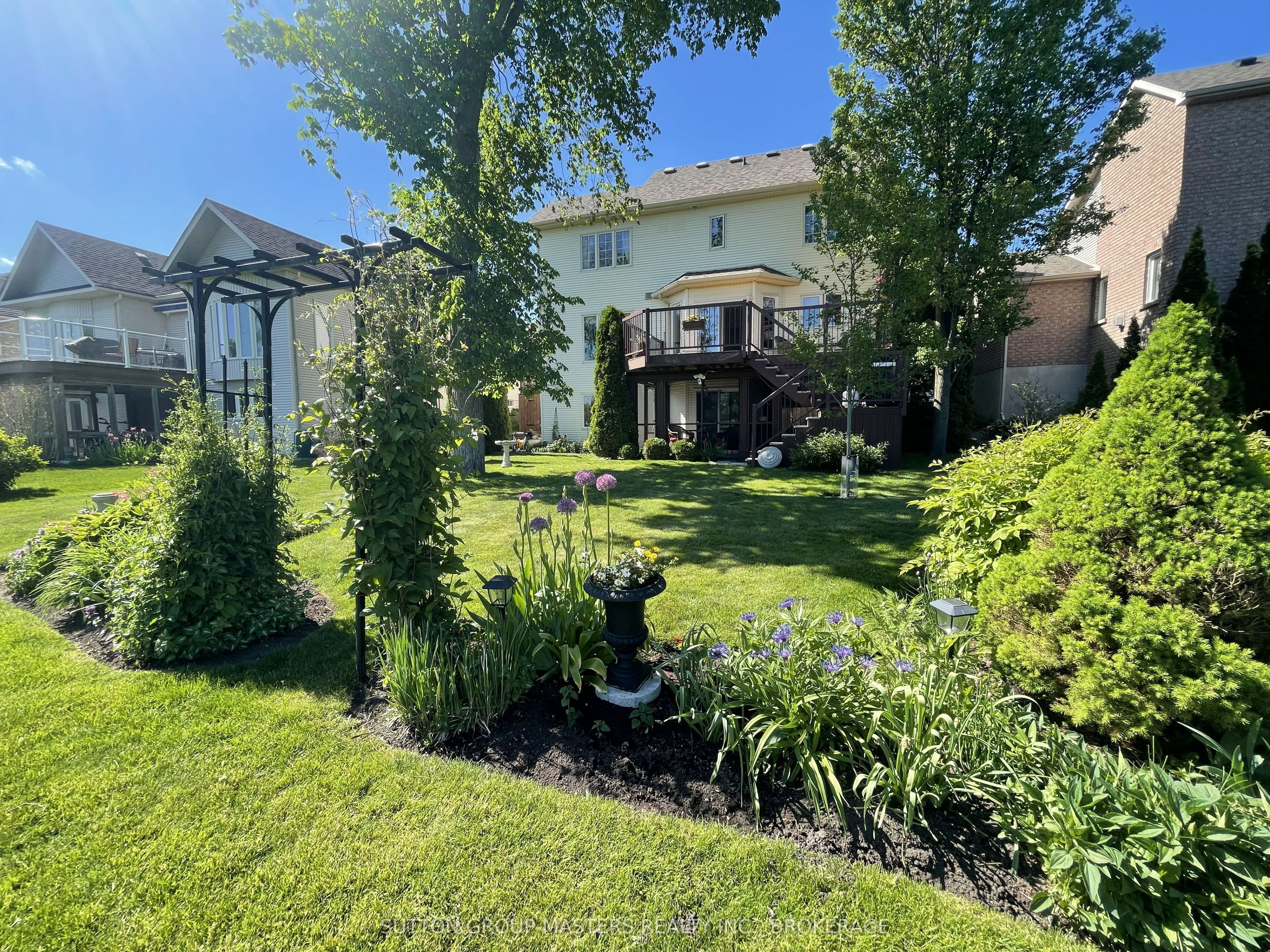 24 Glenora Drive Property Photo 5