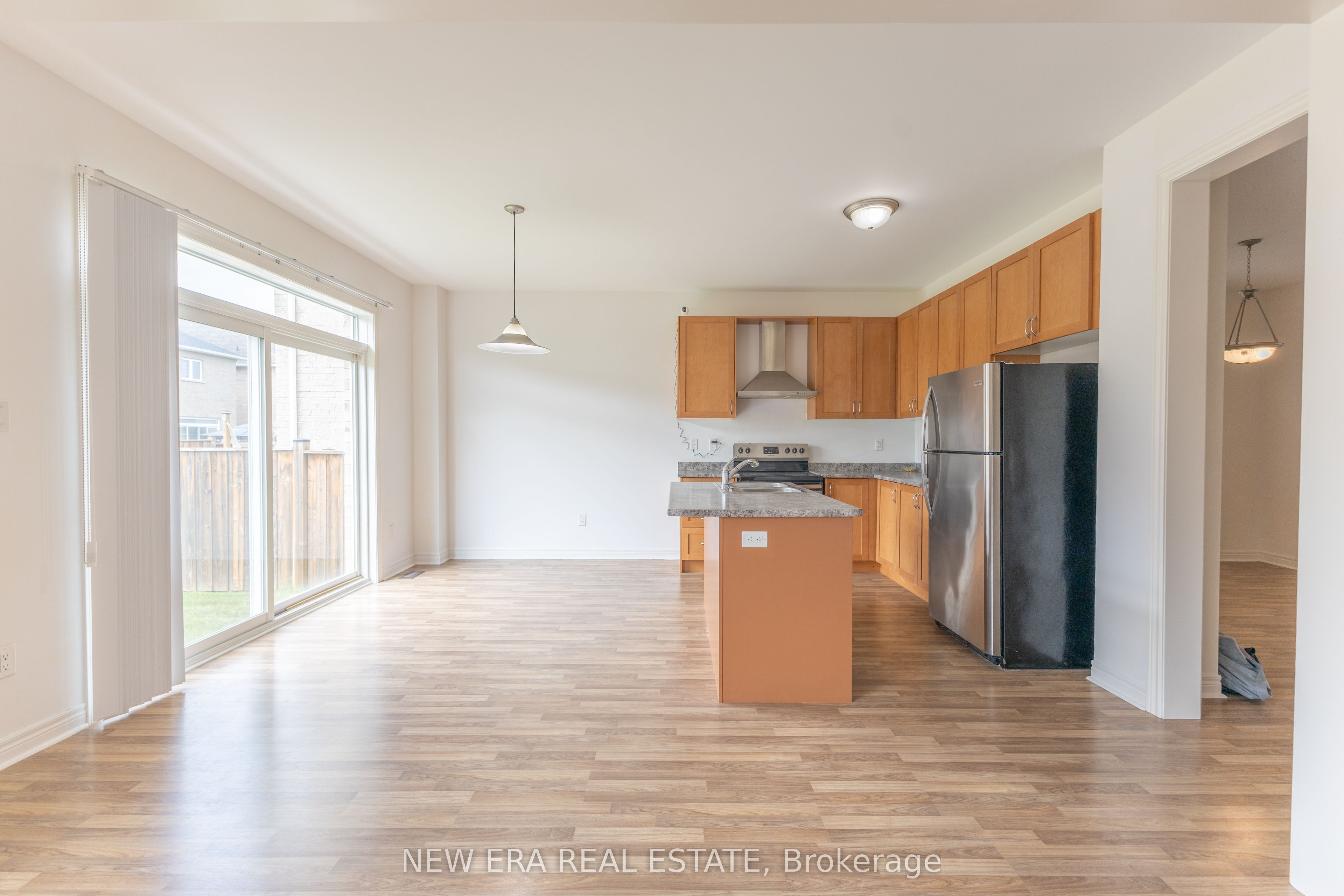 77 Barlow Place Property Photo 3