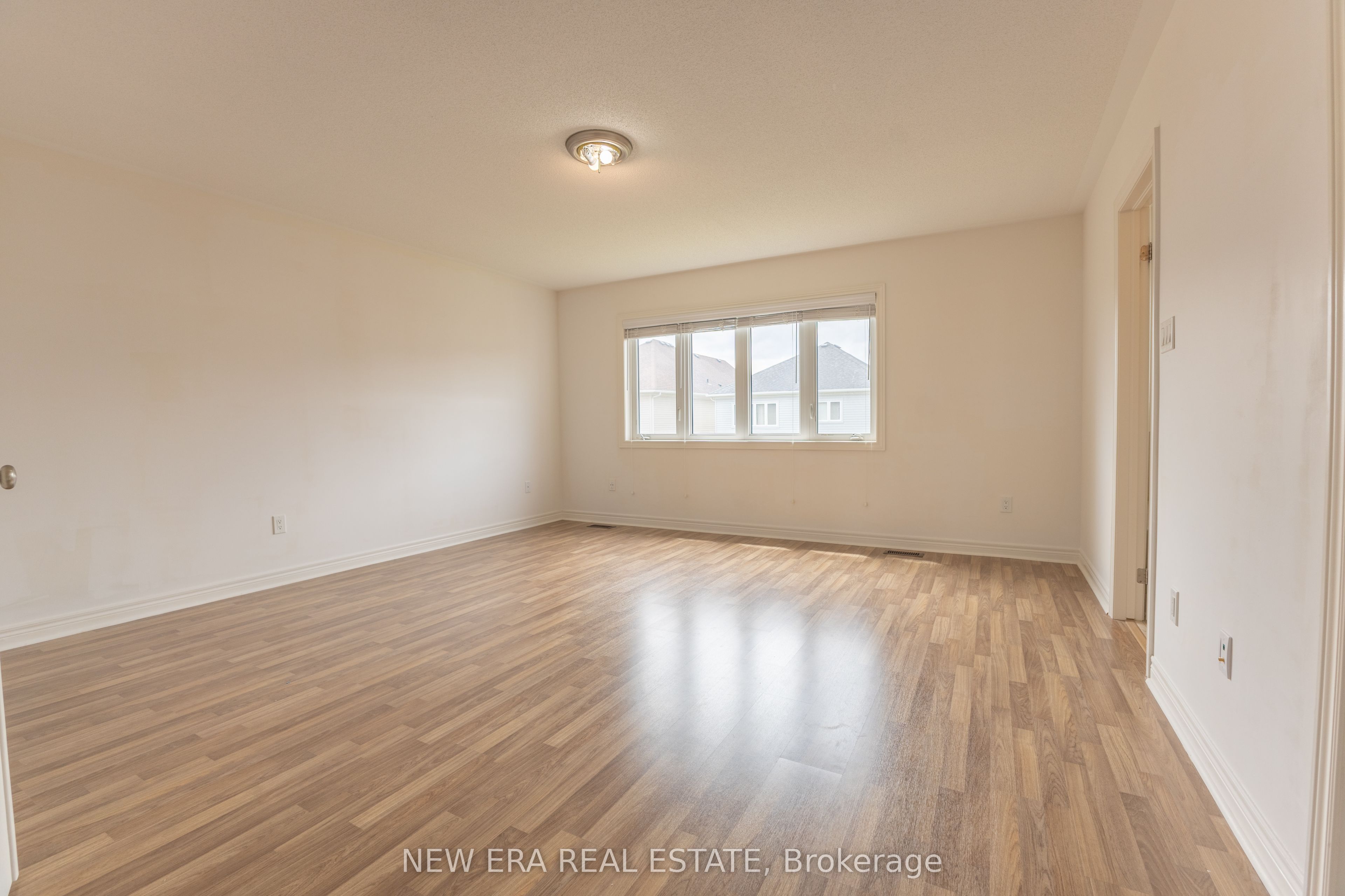 77 Barlow Place Property Photo 9