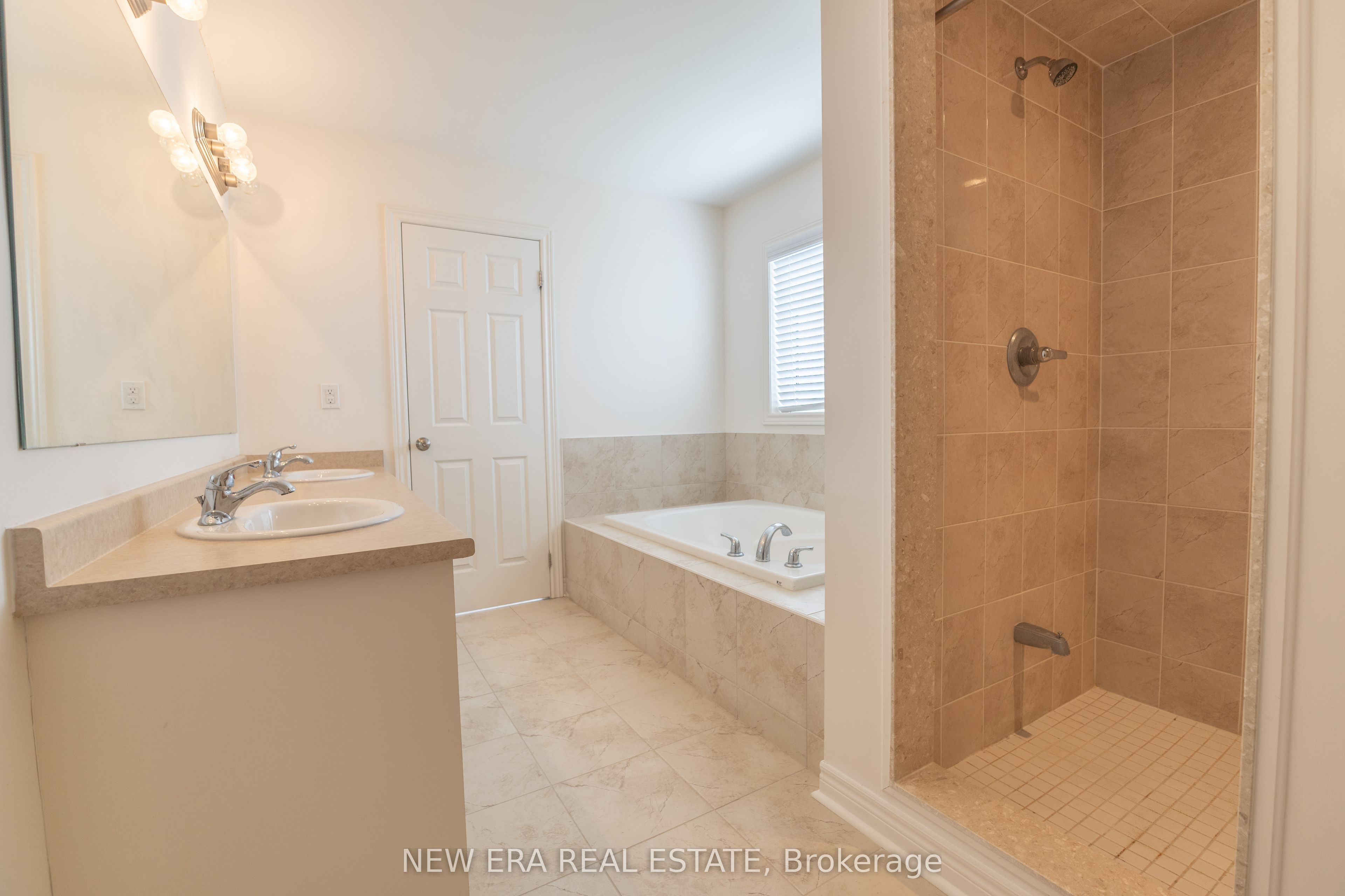 77 Barlow Place Property Photo 10