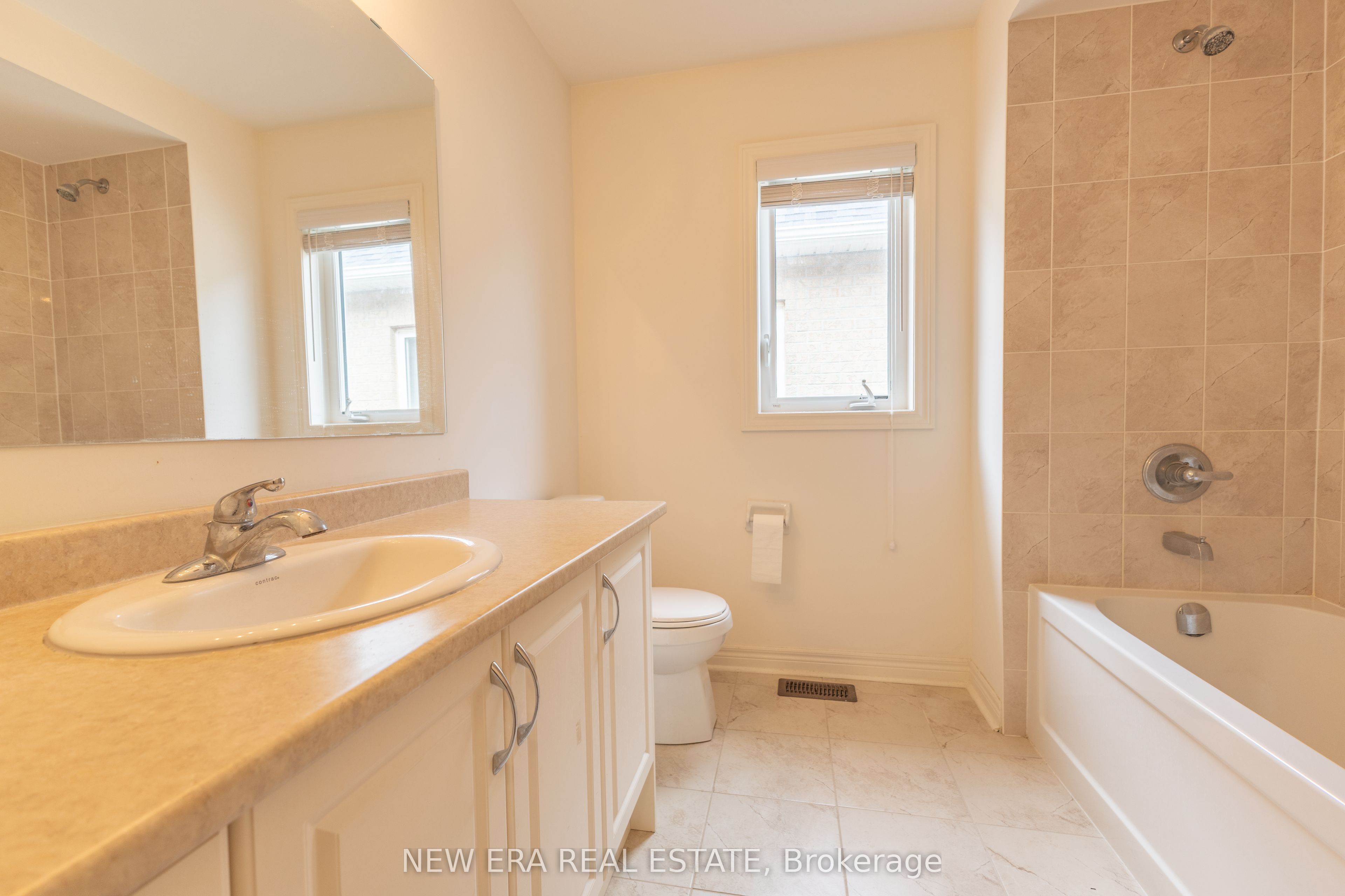 77 Barlow Place Property Photo 14