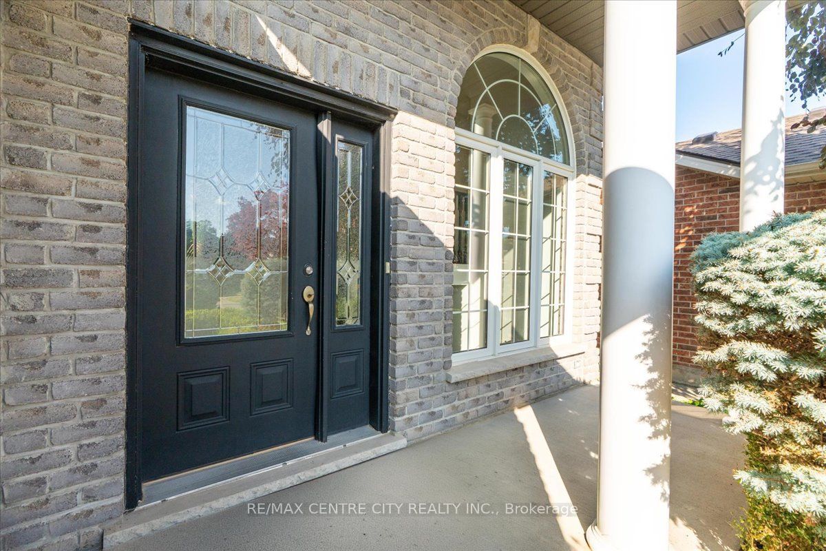 59 Bridle Path Property Photo 3