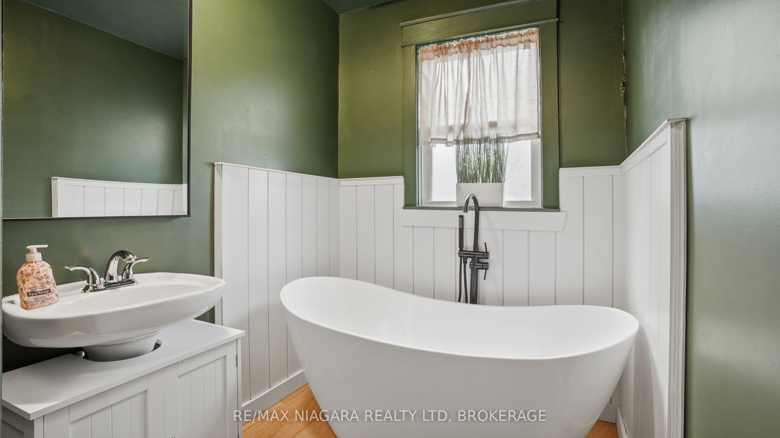 106 Colborne Street Property Photo 15