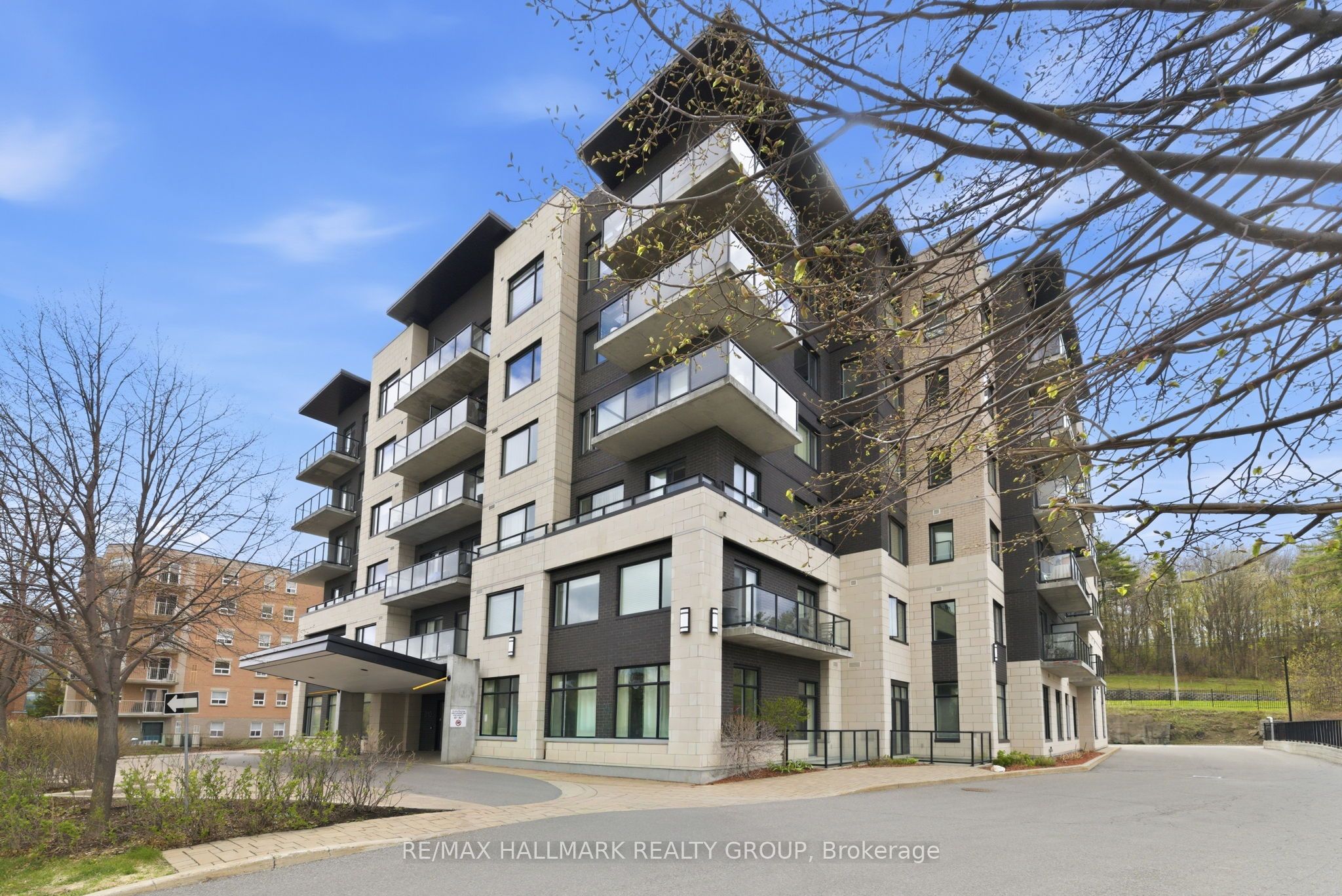 310 Centrum Boulevard 206