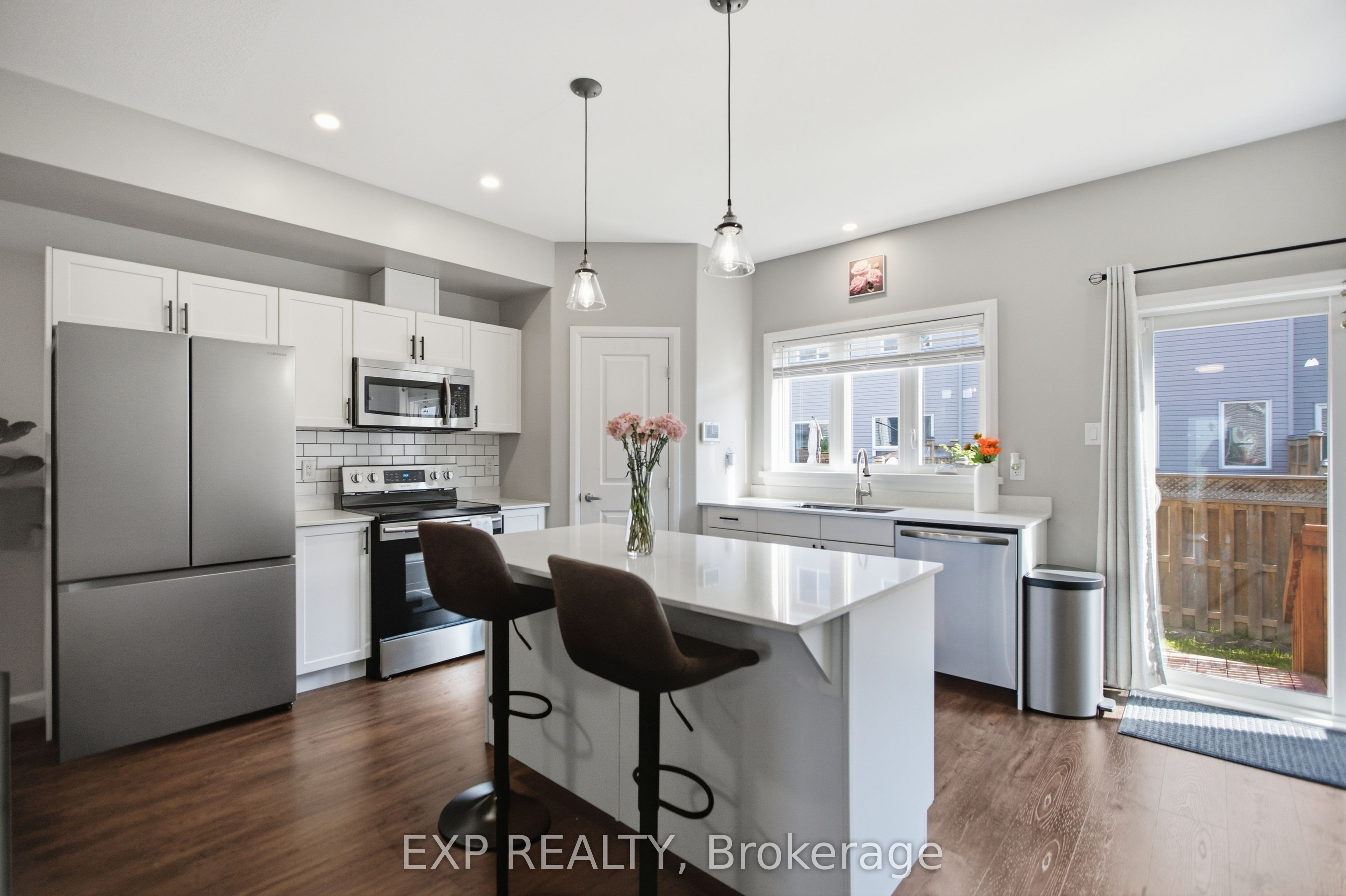 42 Vimy Ridge Crescent Property Photo 8