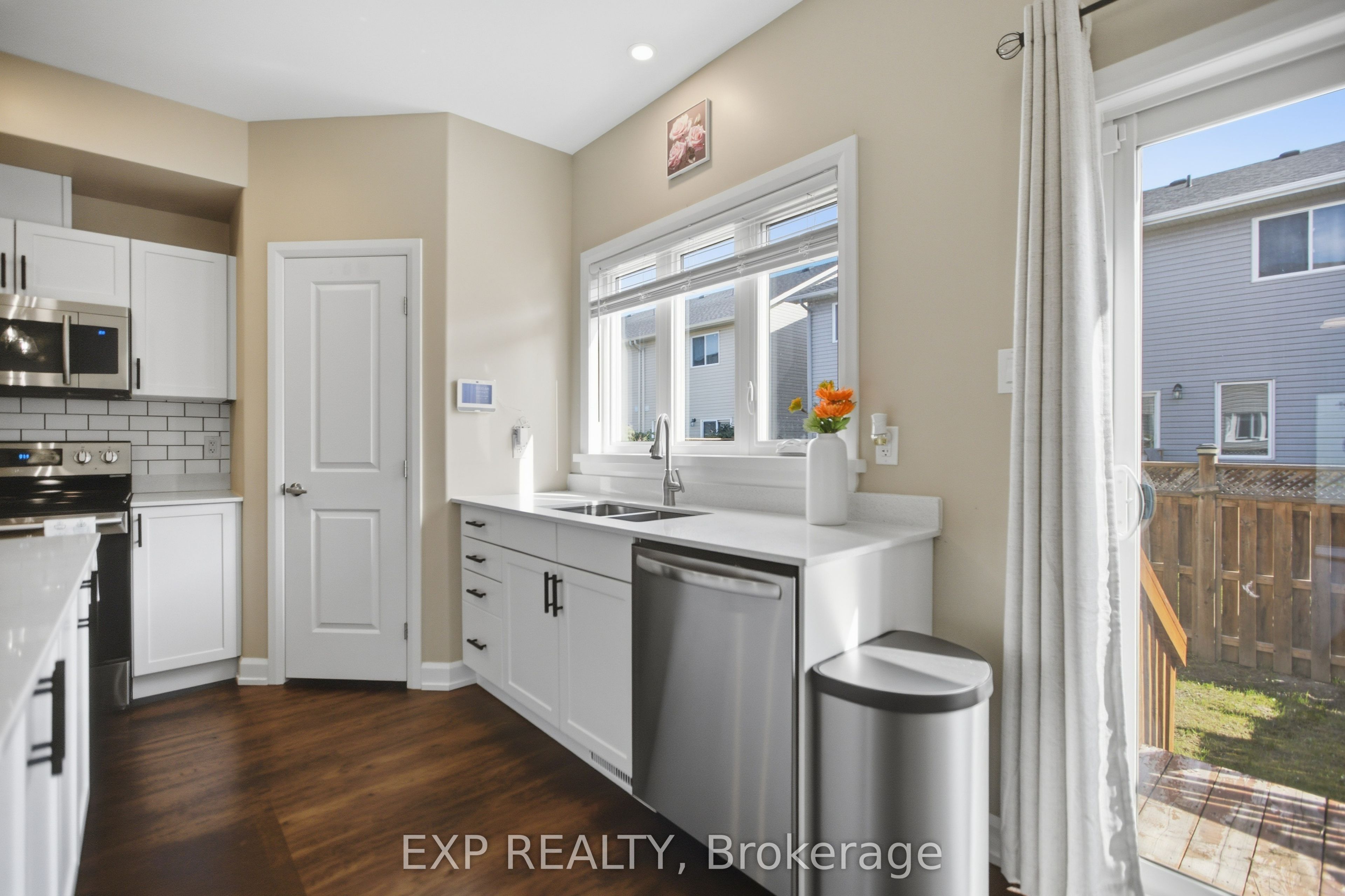 42 Vimy Ridge Crescent Property Photo 9