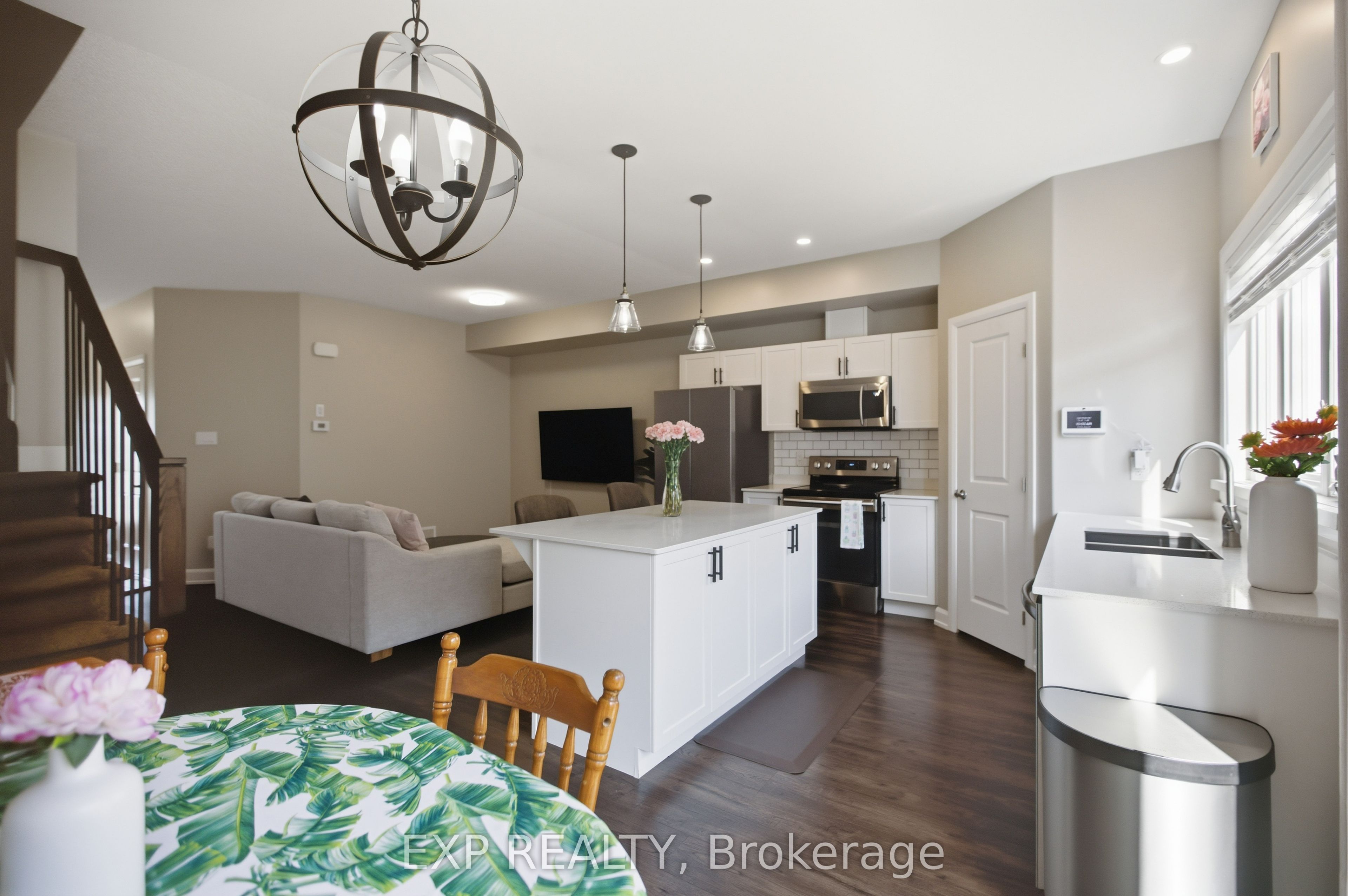 42 Vimy Ridge Crescent Property Photo 13