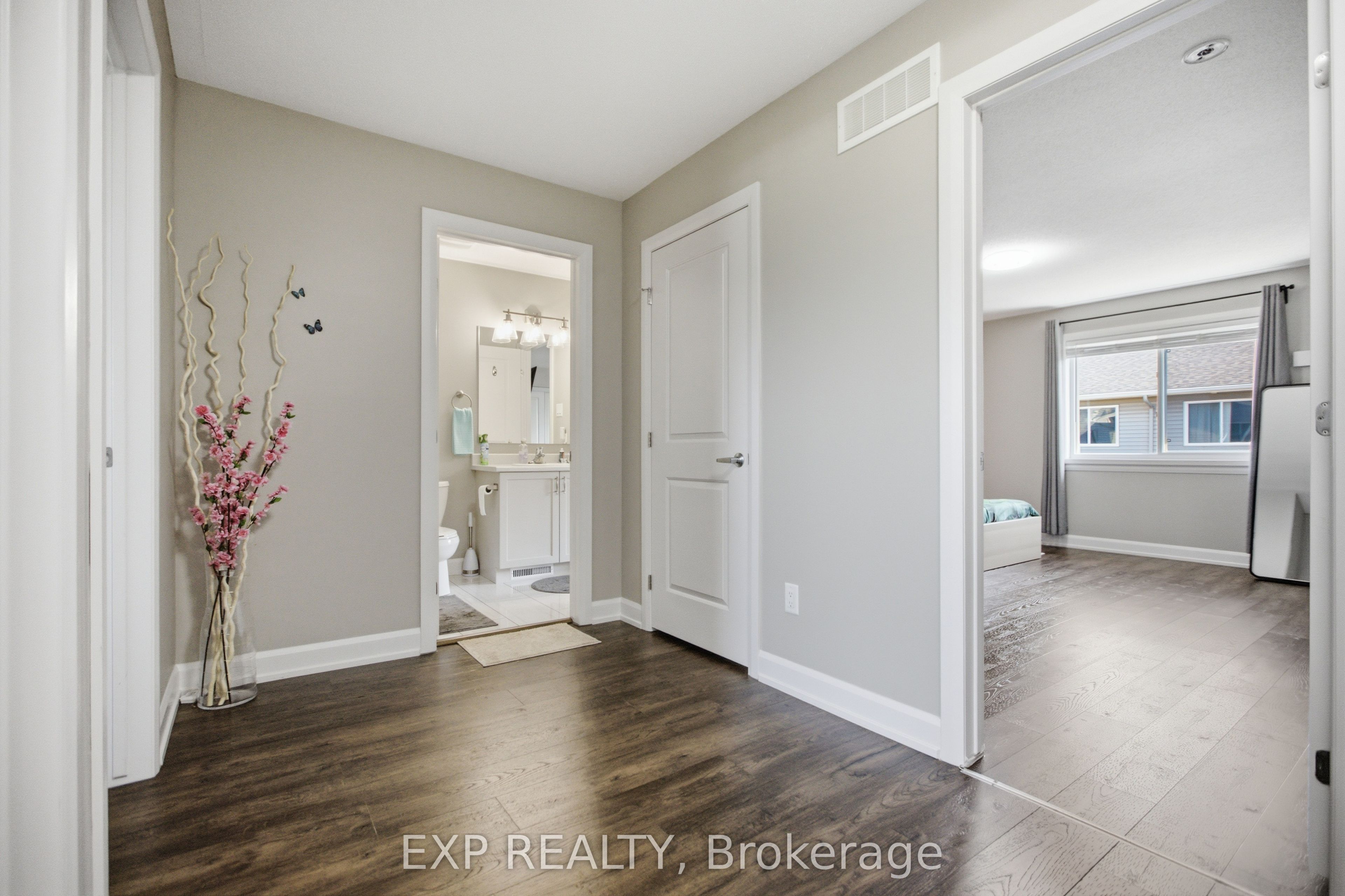42 Vimy Ridge Crescent Property Photo 14