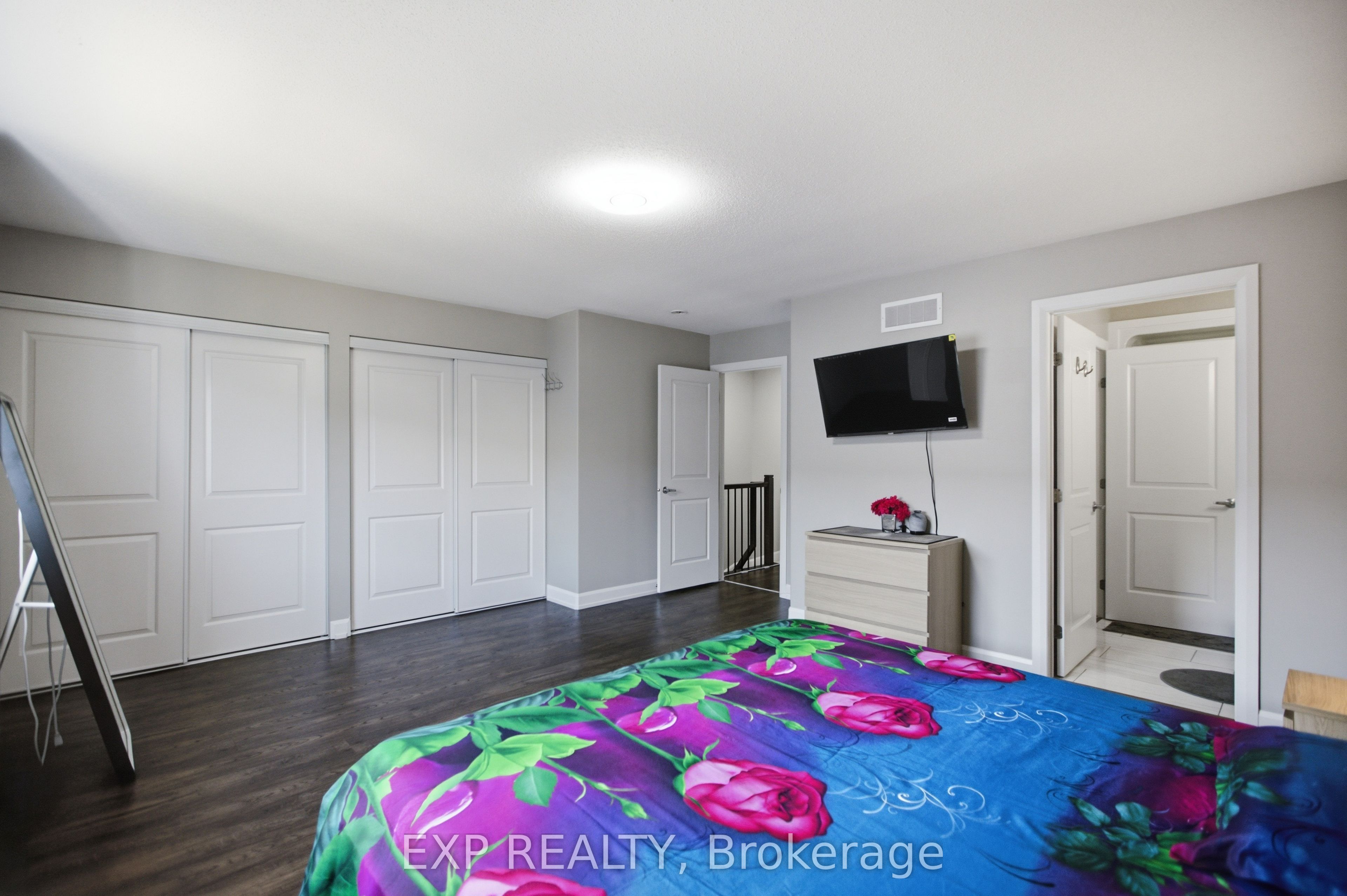 42 Vimy Ridge Crescent Property Photo 16