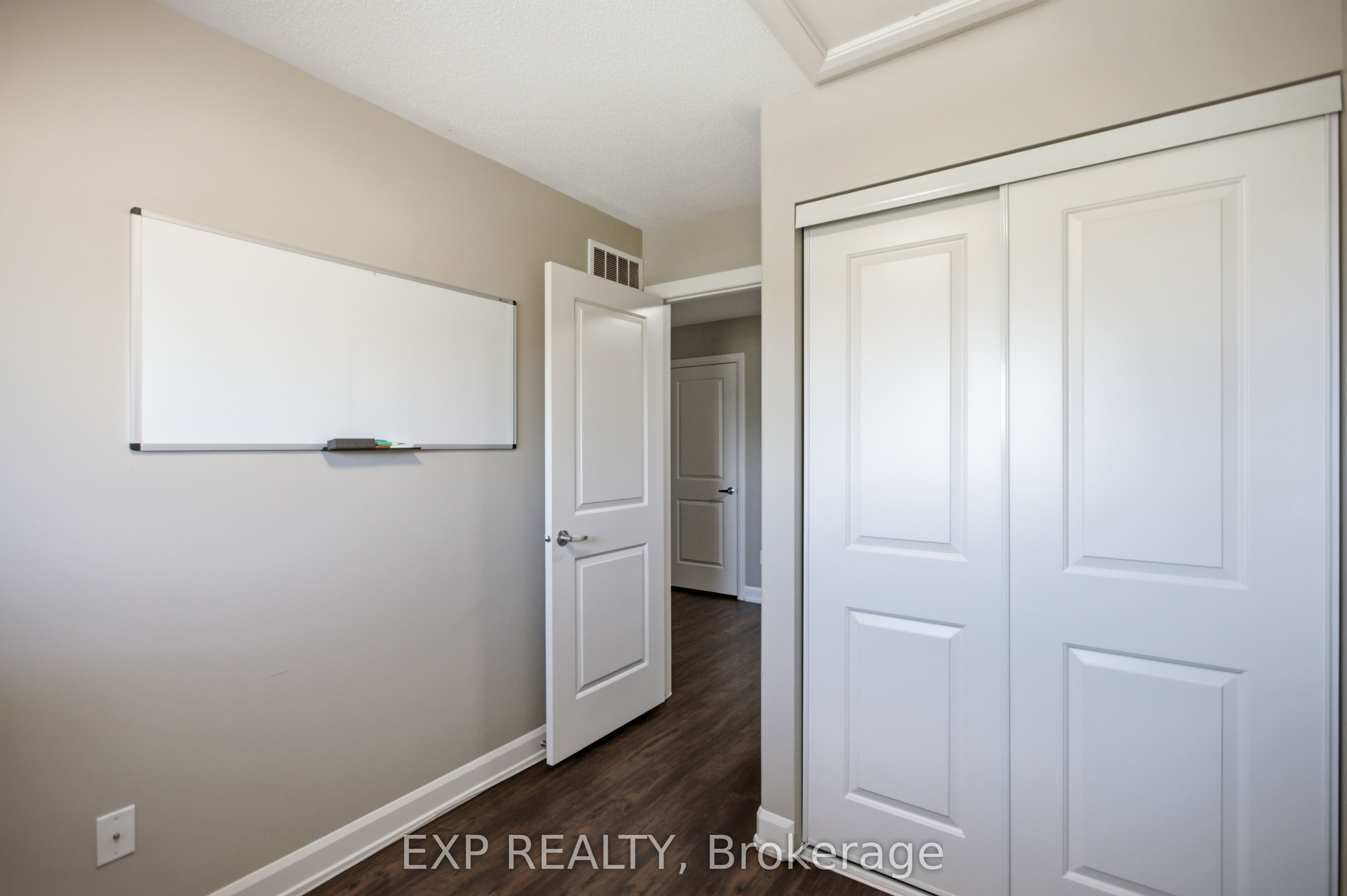 42 Vimy Ridge Crescent Property Photo 21