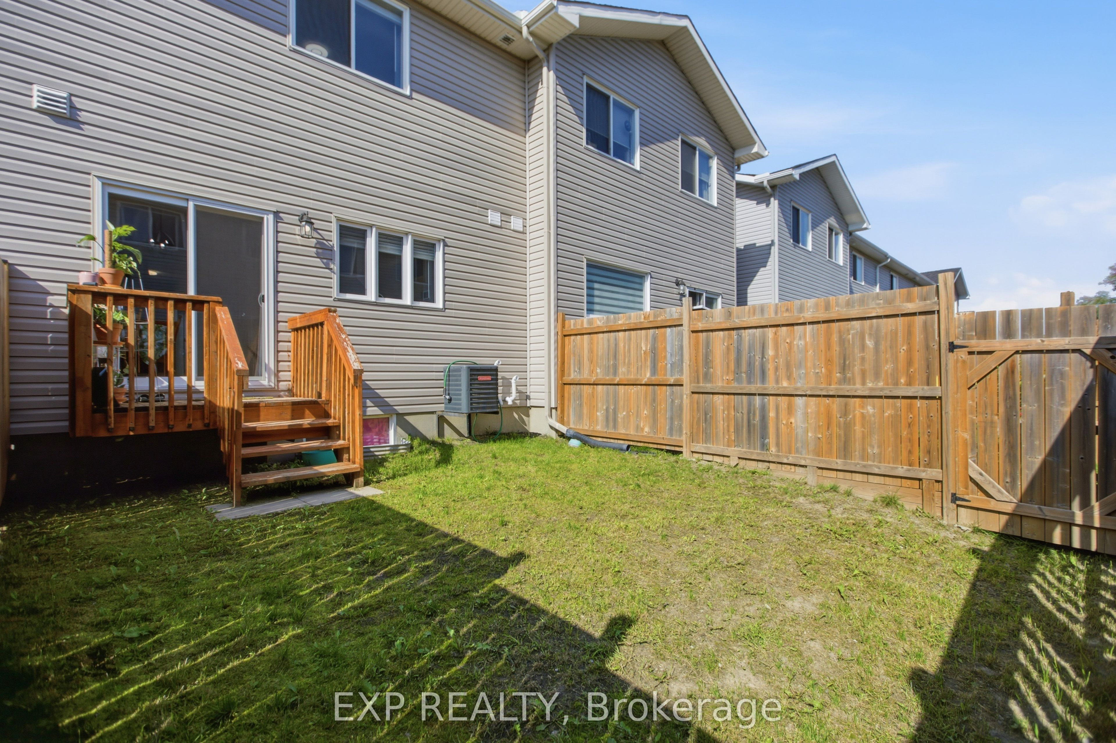 42 Vimy Ridge Crescent Property Photo 23