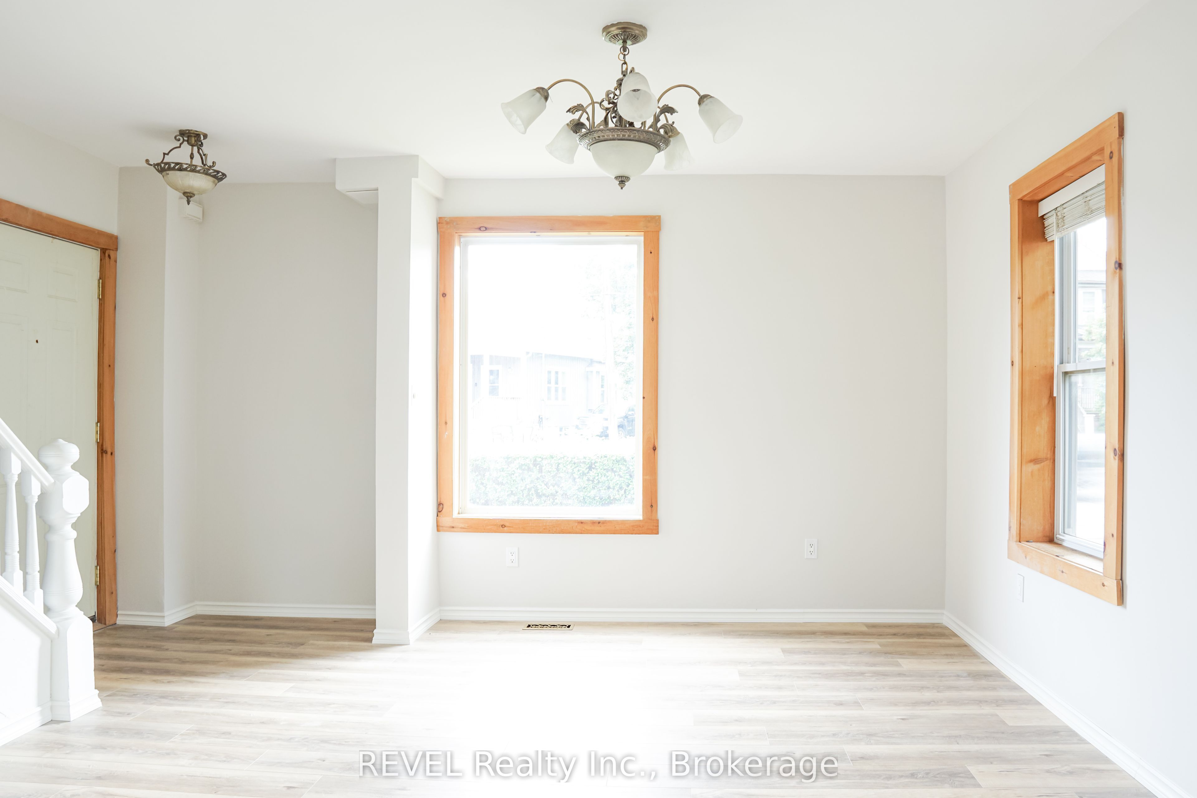 387 Glendale Avenue Property Photo 3