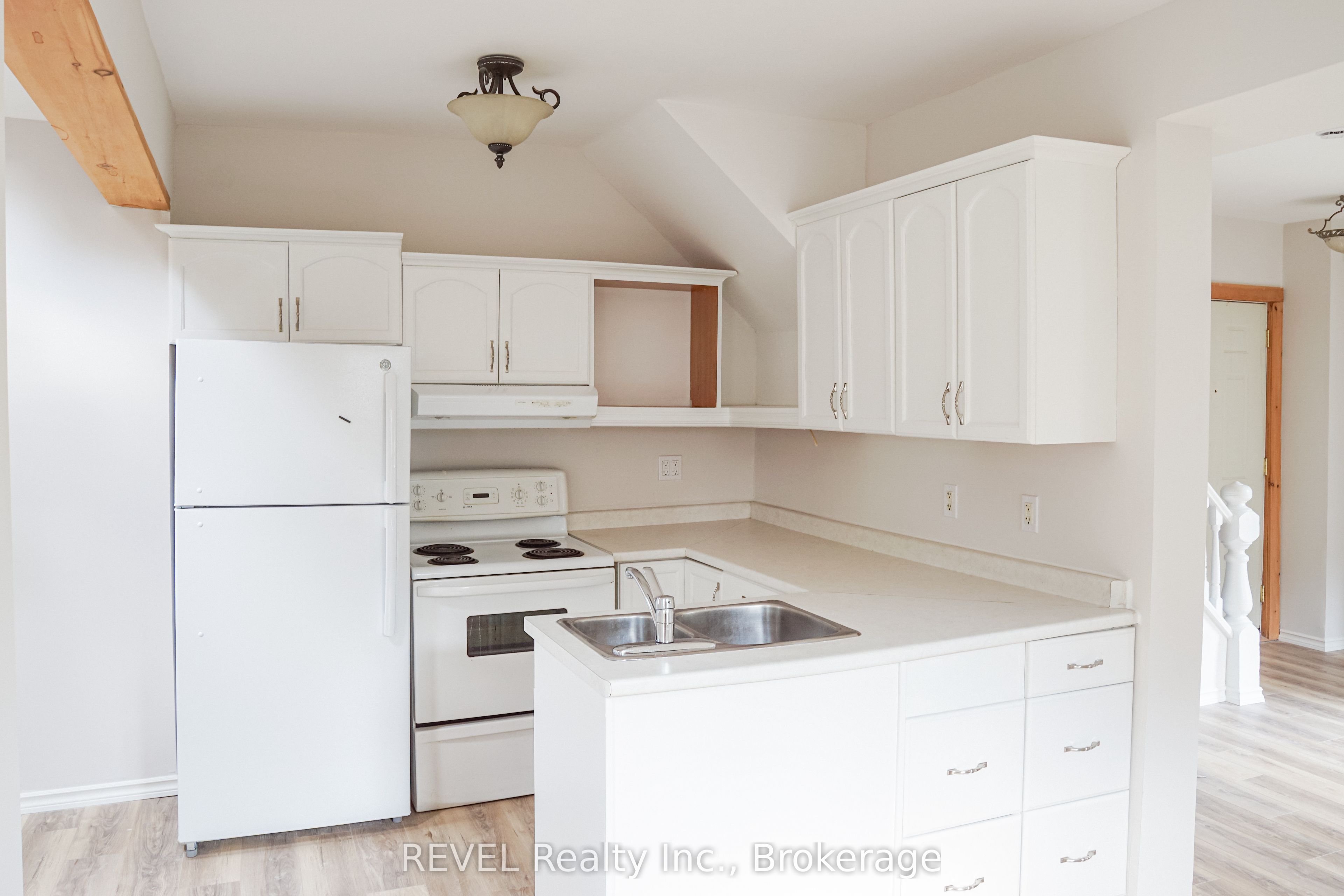 387 Glendale Avenue Property Photo 8