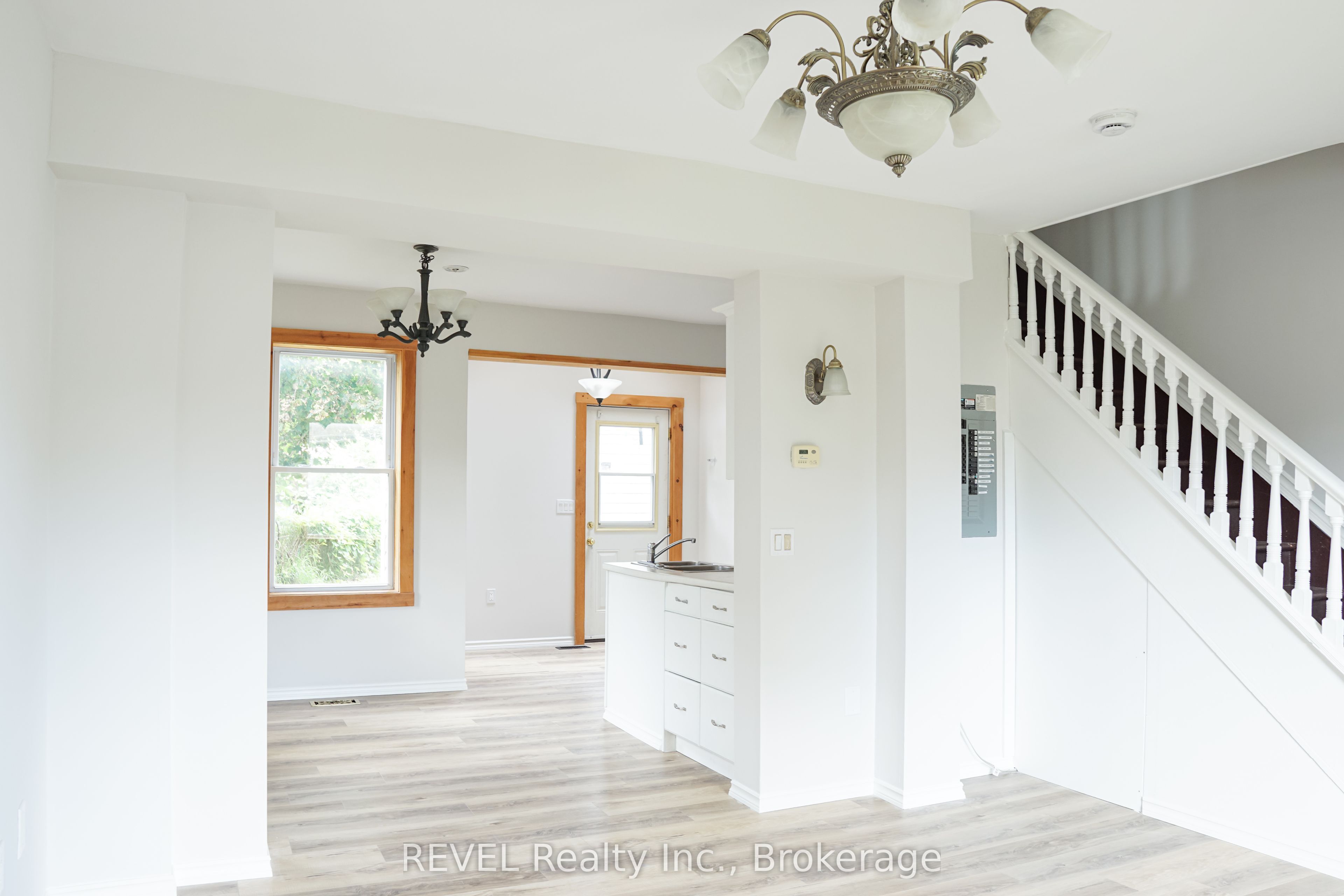 387 Glendale Avenue Property Photo 10