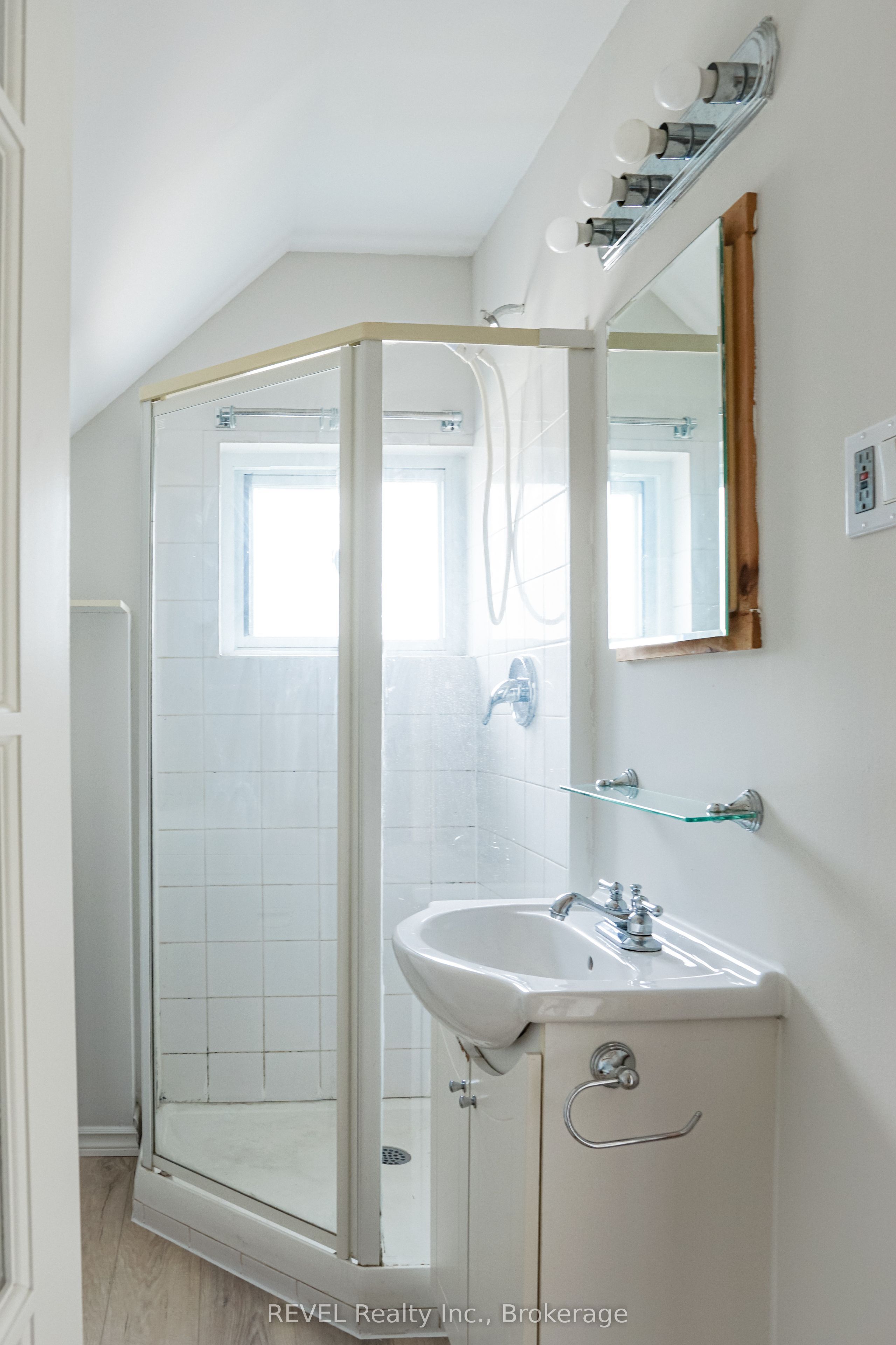 387 Glendale Avenue Property Photo 15